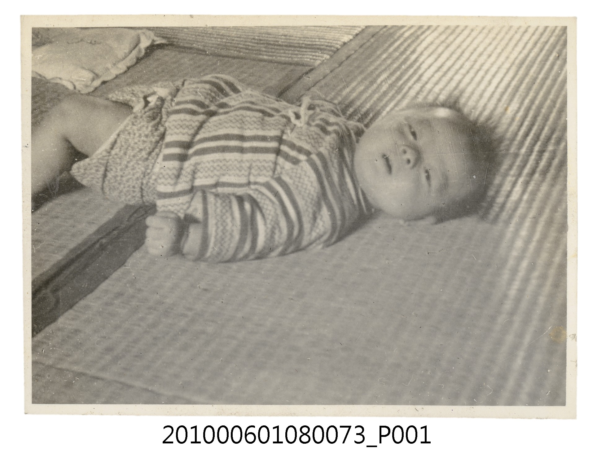 一九六一年七月二十三日出生滿四個月之曹淵深紀念剪影1 (共2張)