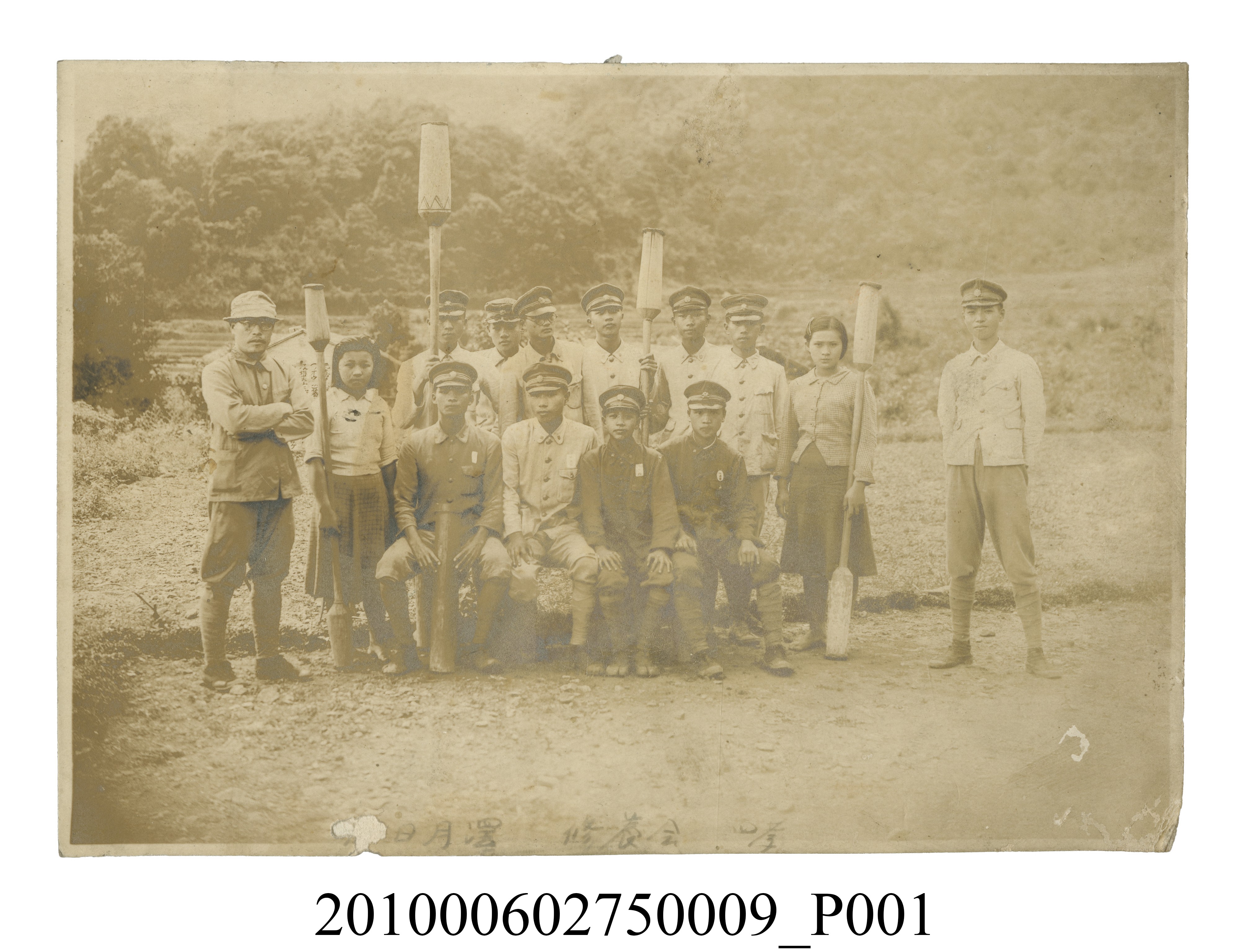 臺中一中四孝修養會於日月潭合照 (共2張)