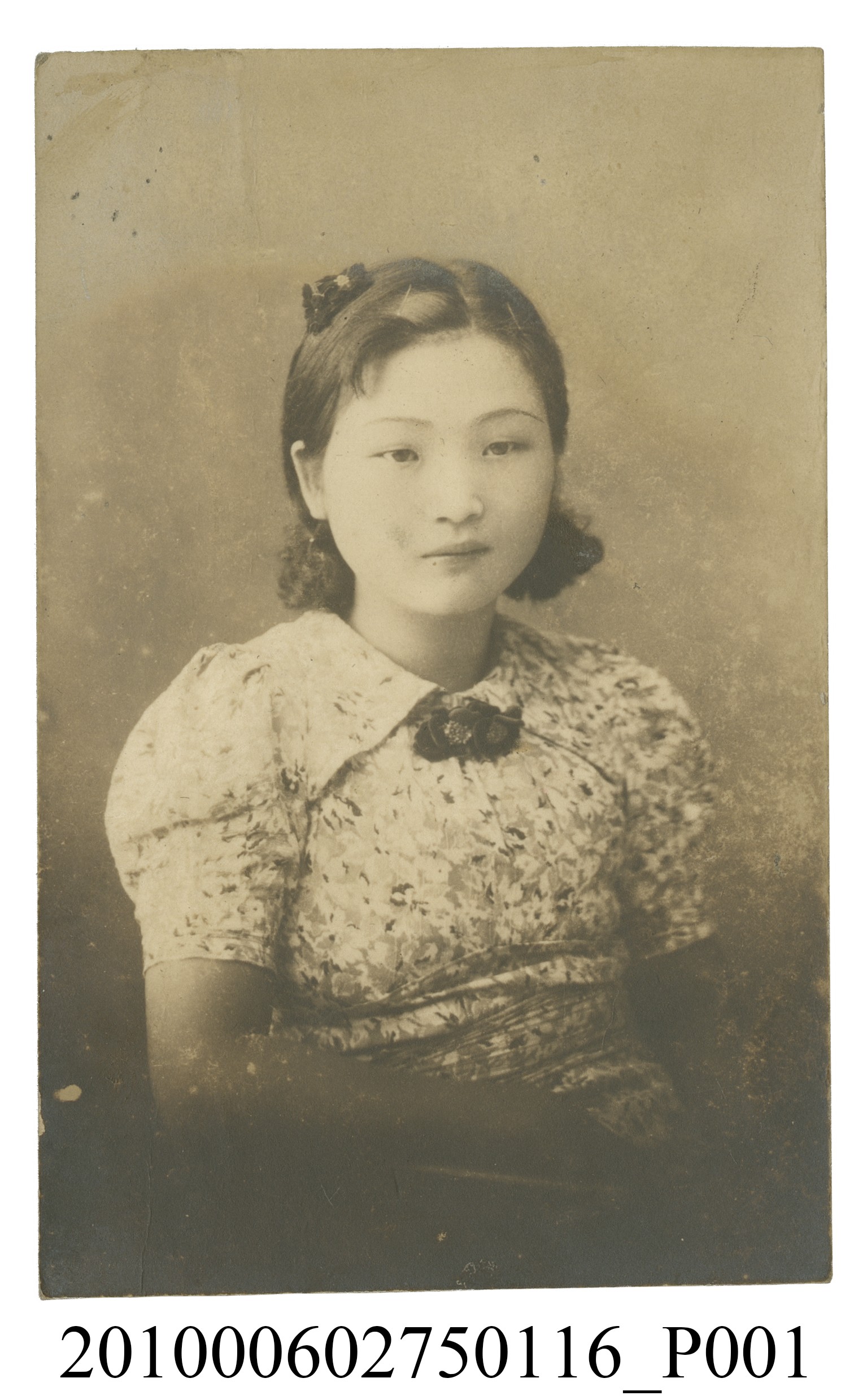 女子獨照 (共2張)