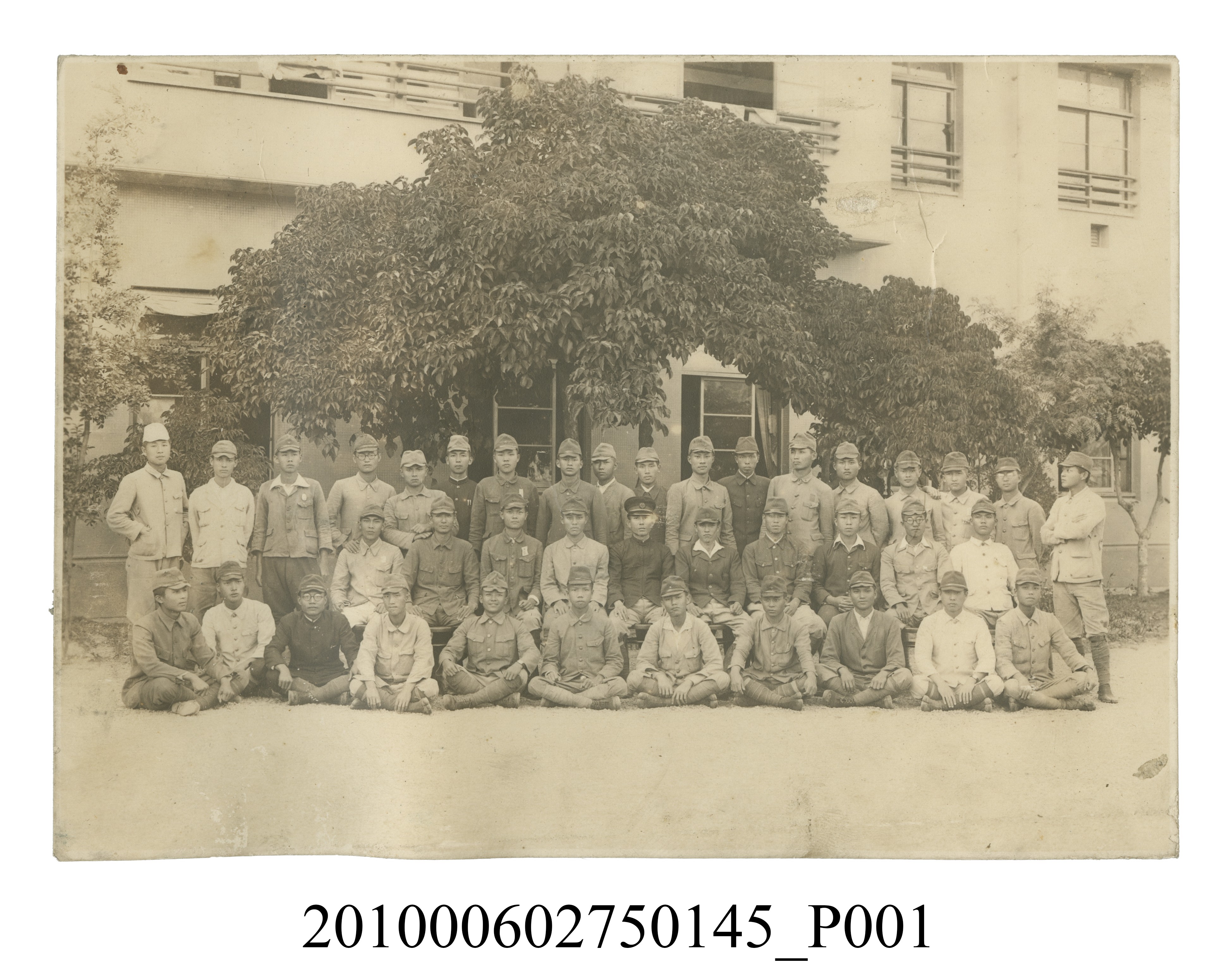 團體合照 (共2張)