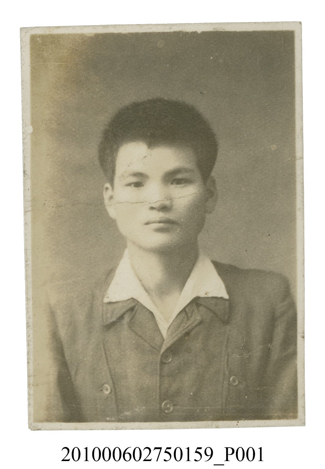 男子半身照 (共2張)