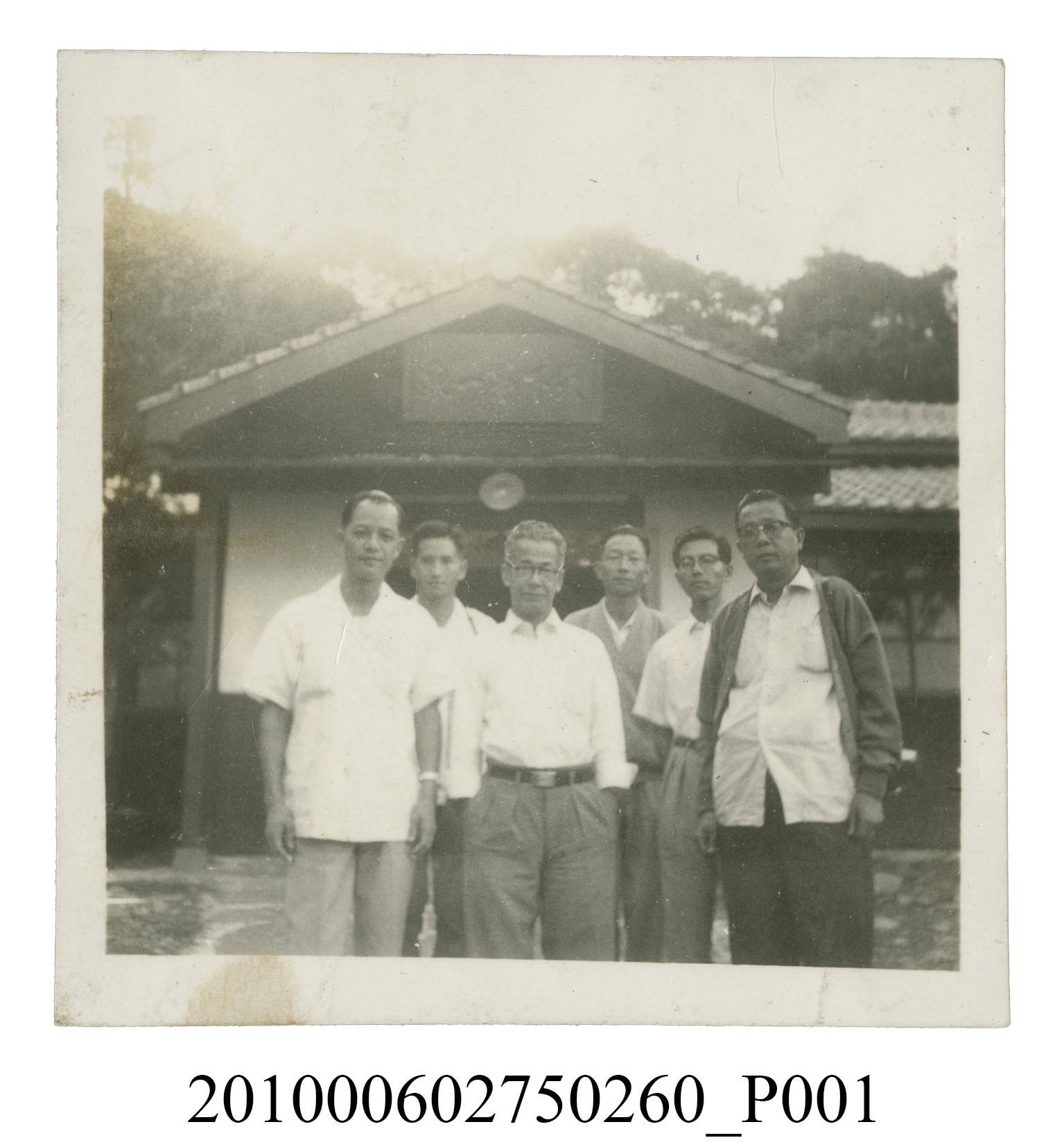 六位男子之合照 (共2張)