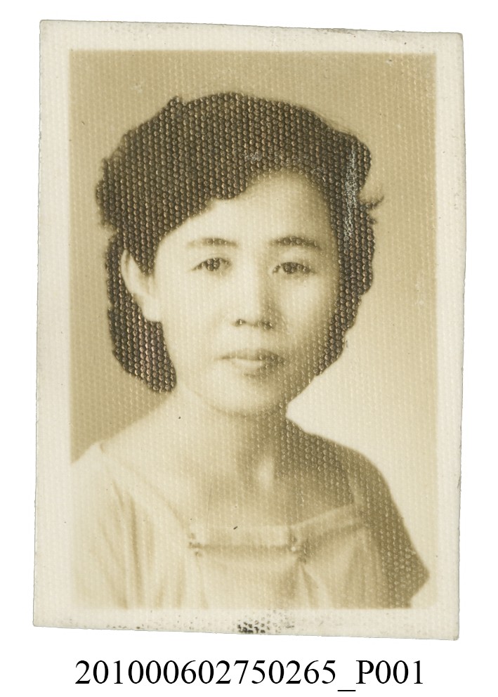 女子大頭照 (共2張)