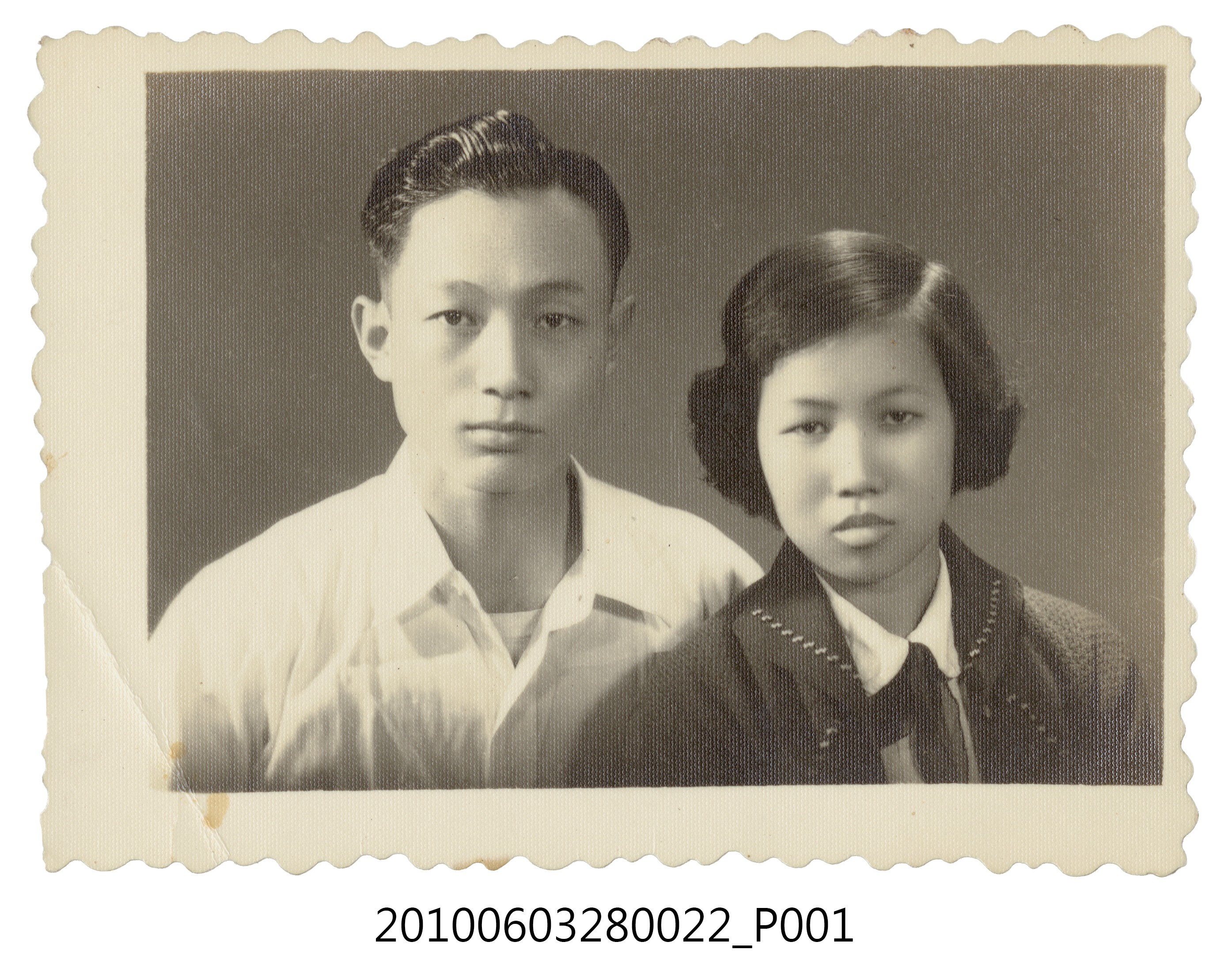 男女2人合照 (共2張)
