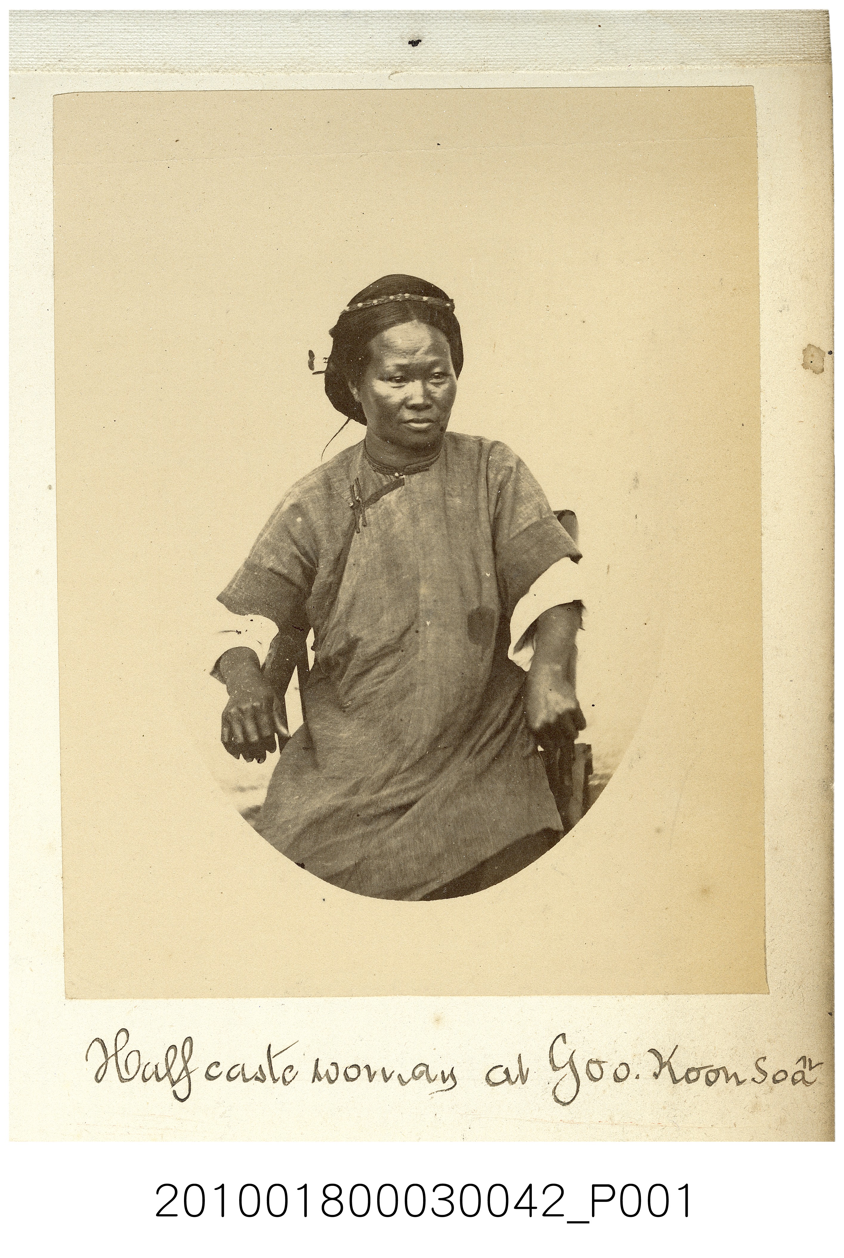 混血婦女 (共2張)
