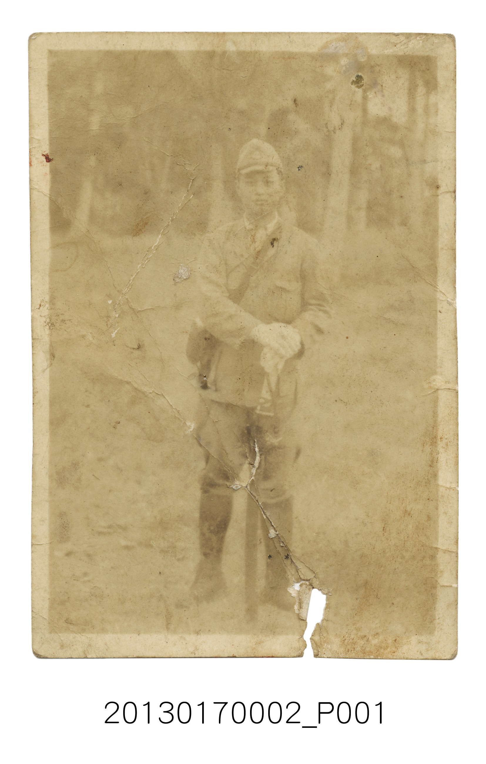 1942年王連發於海南島日本兵軍服肖像 (共3張)