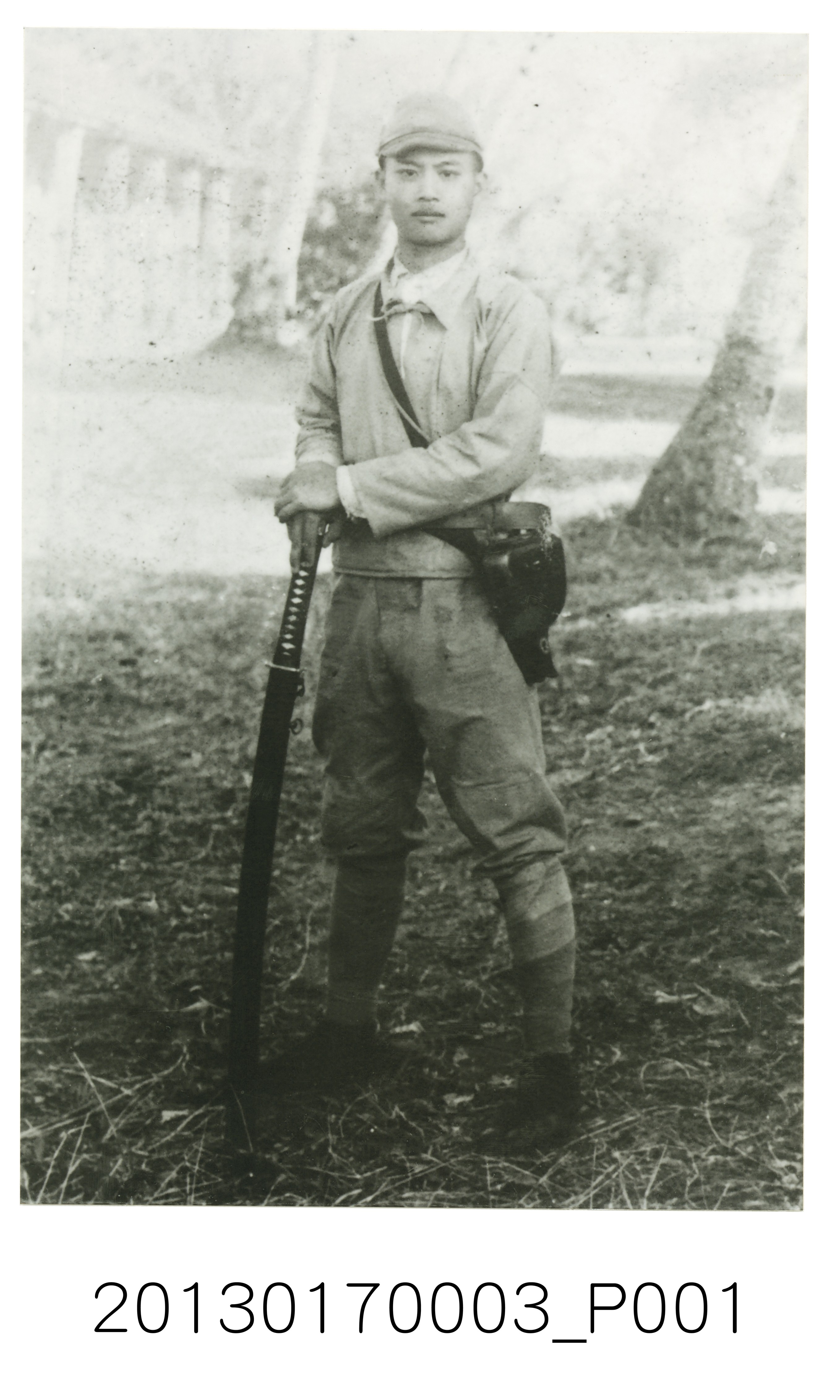 1942王連發於海南島著日本兵軍服肖像 (共3張)