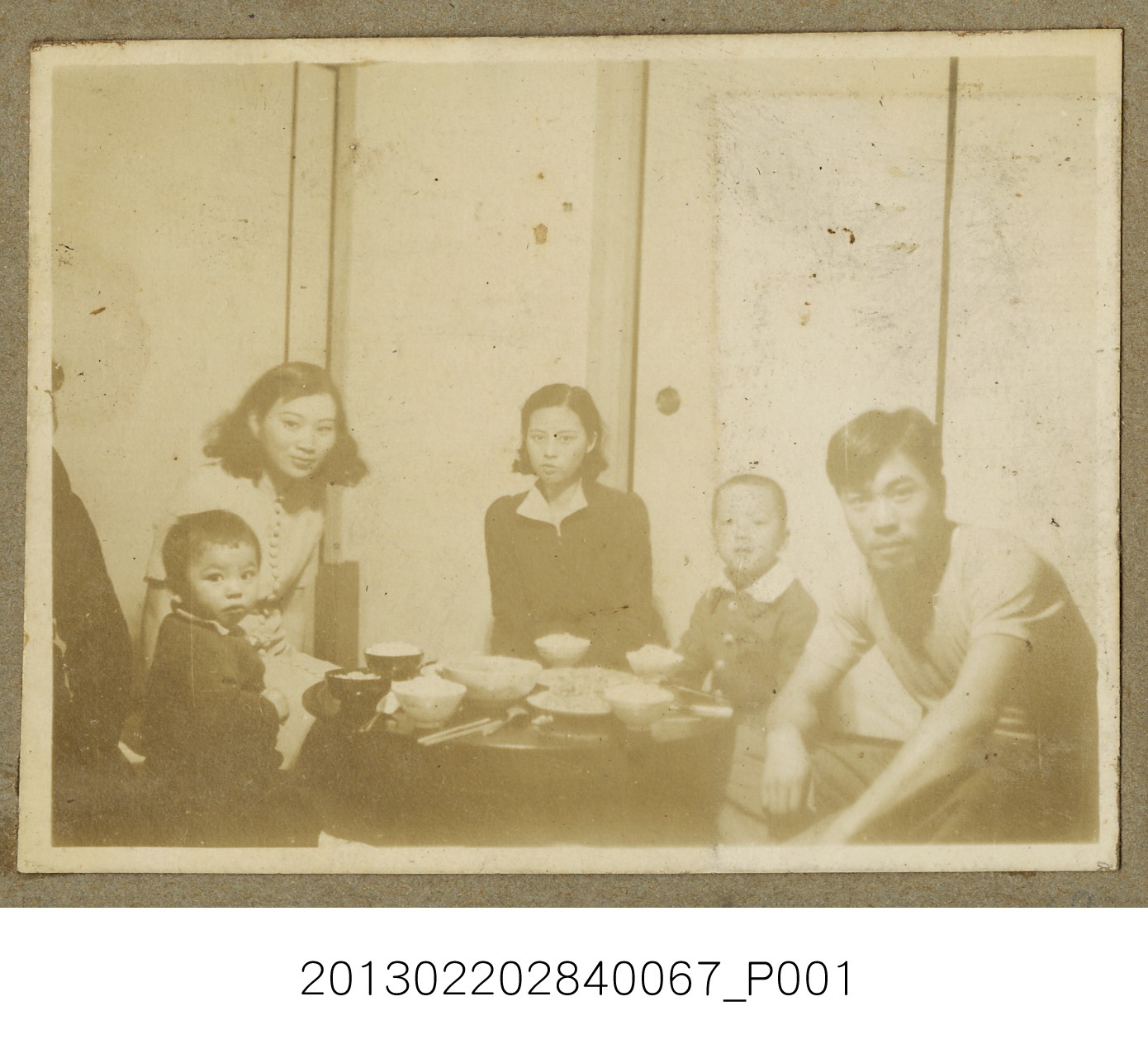 張星賢夫婦等人合照 (共2張)