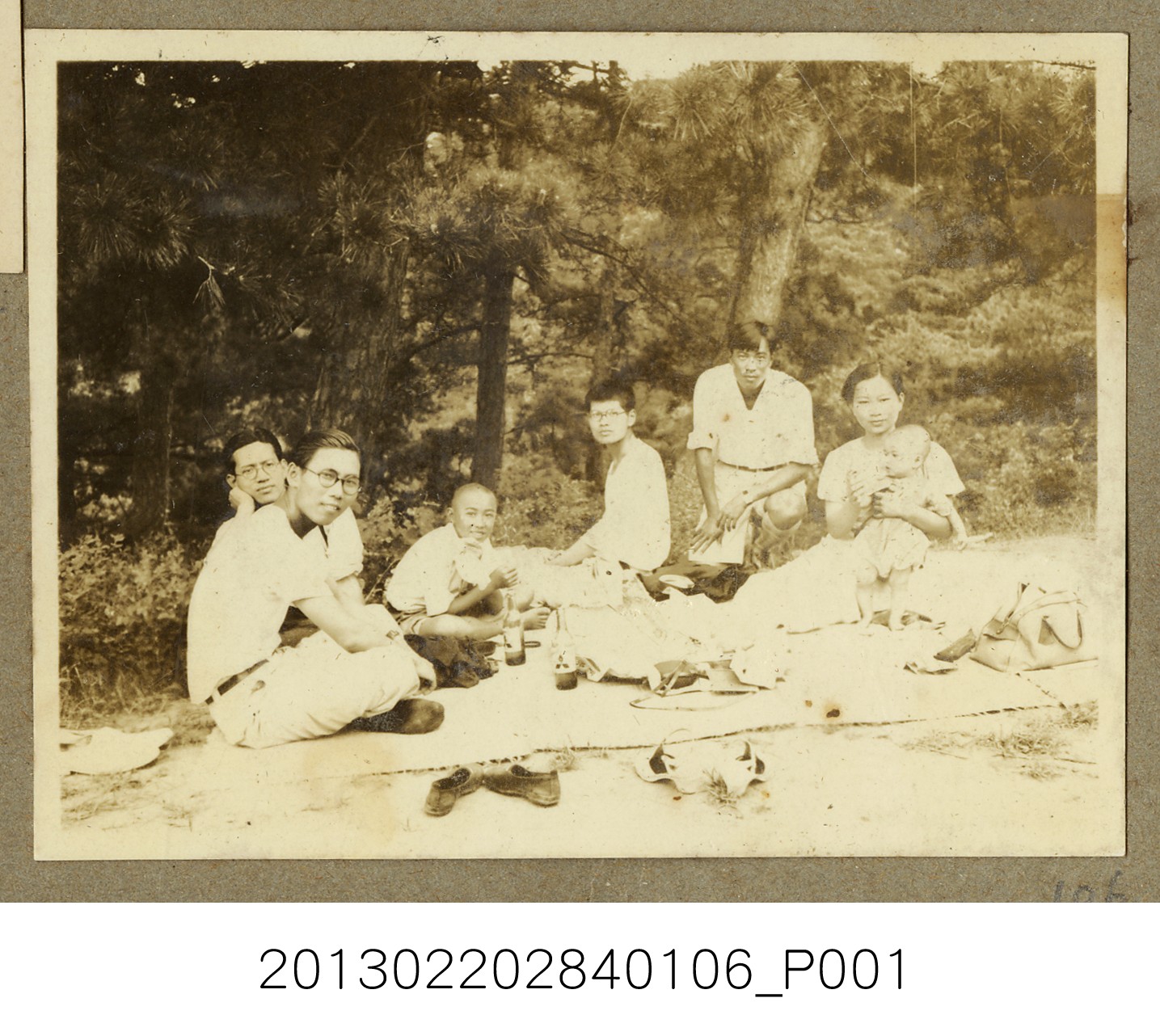 張星賢夫婦等人合照 (共2張)