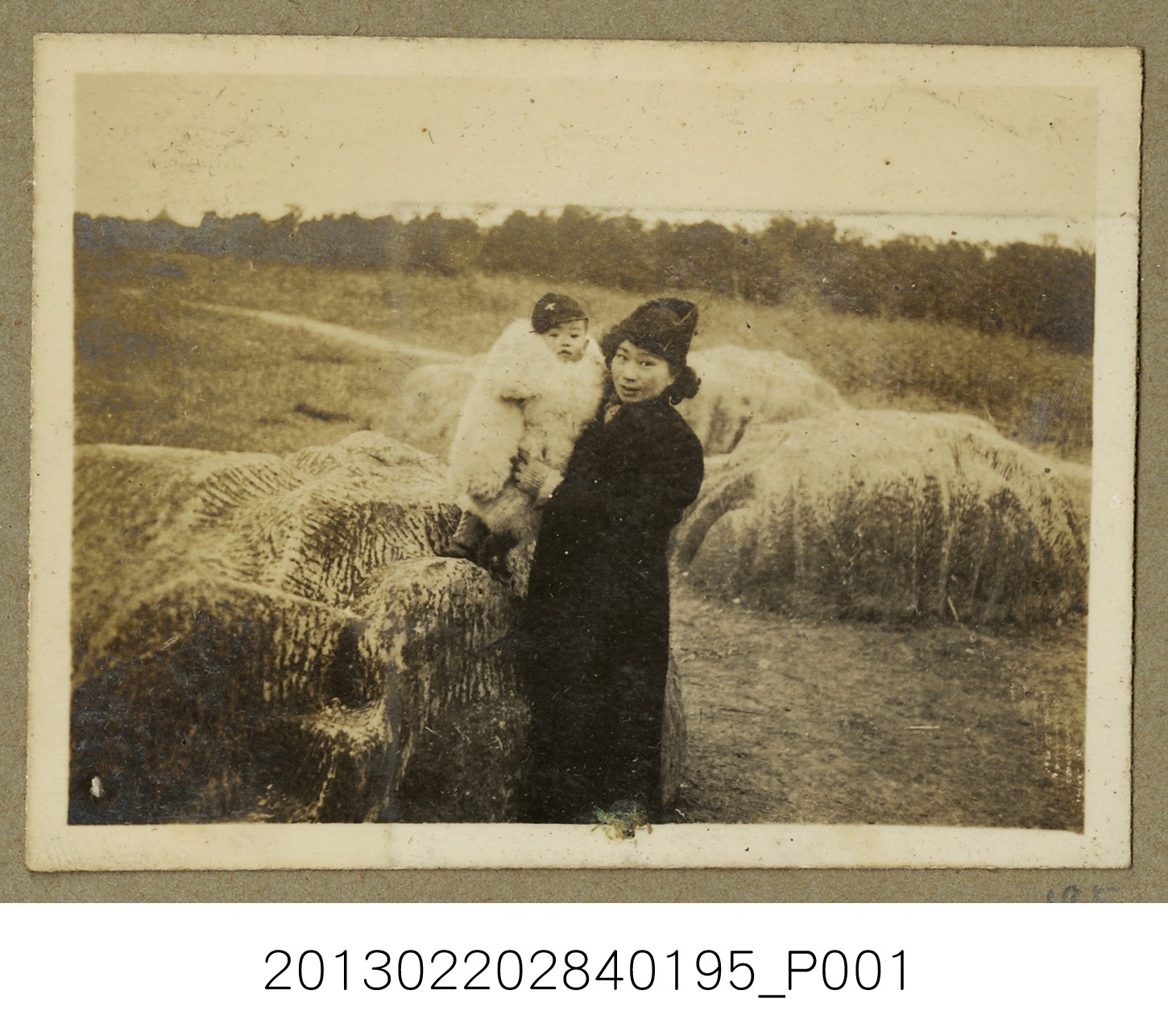 昭和15年正月張星賢妻兒合照 (共2張)