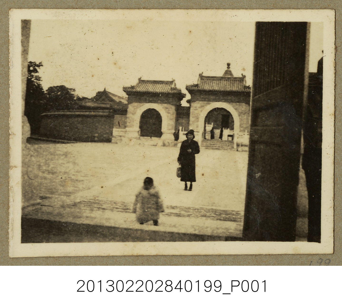 昭和15年正月張星賢妻兒剪影 (共2張)