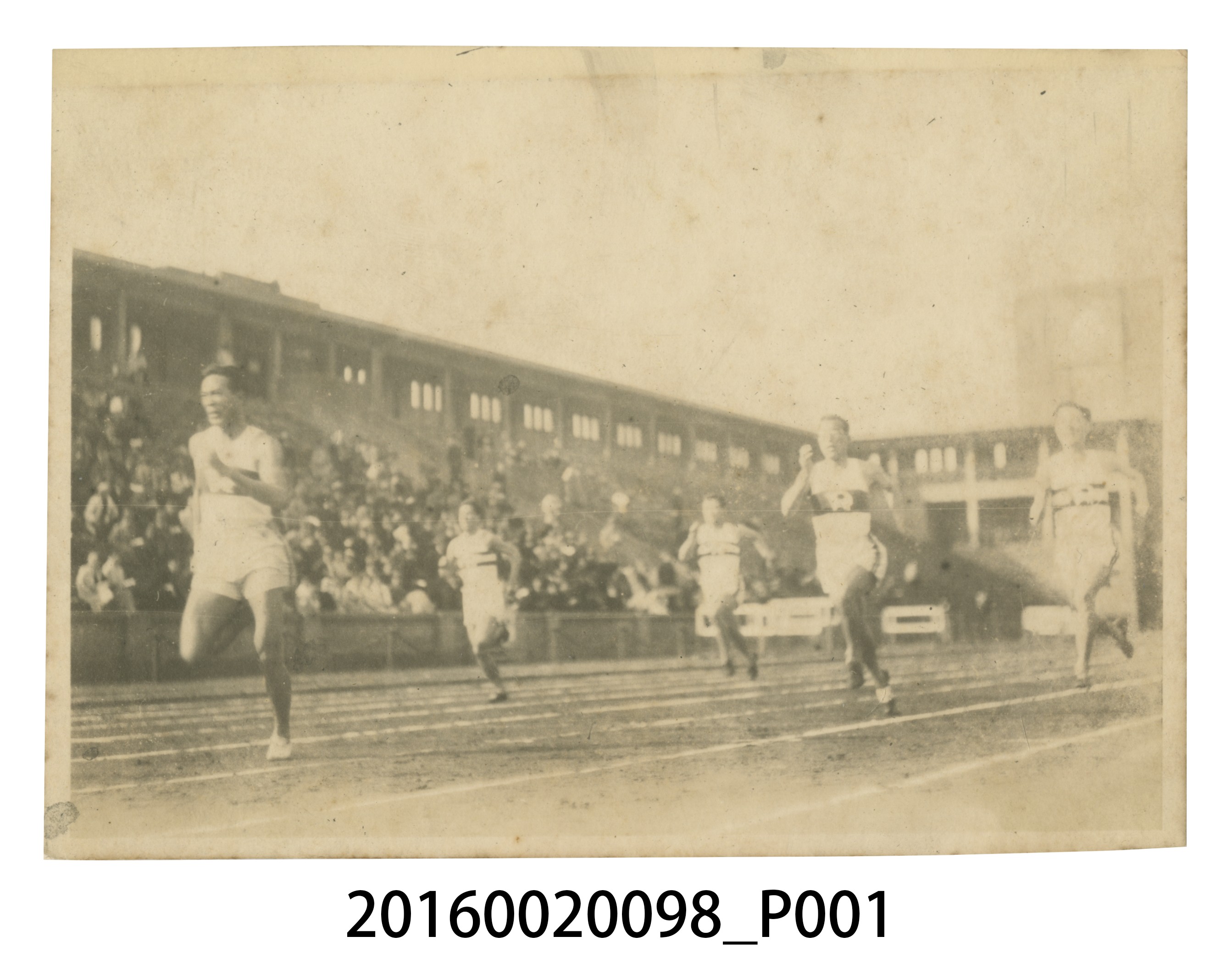 張星賢參加東京神宮體育場舉行的「奧運第一、第二候補挑戰比賽」勇奪四百公尺競賽冠軍 (共4張)