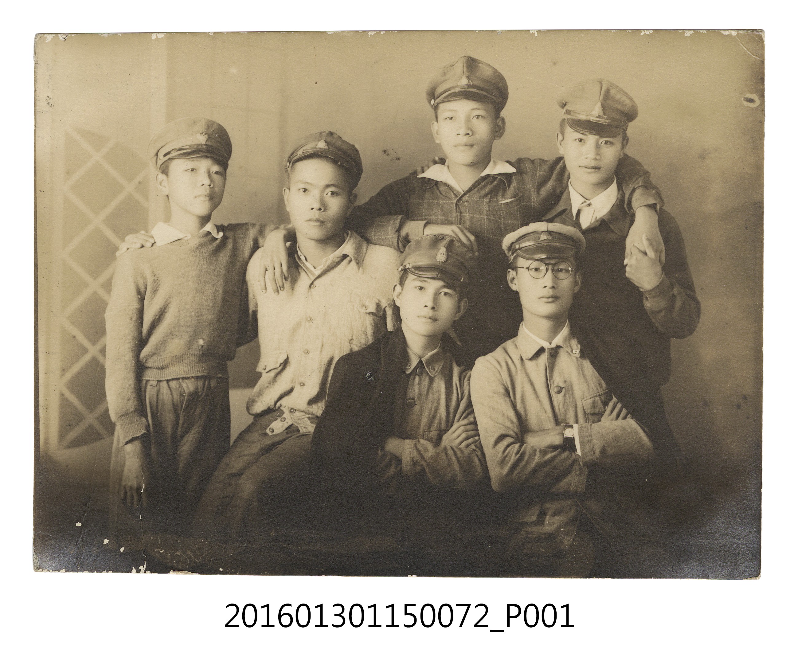 陳文炎與嘉農同學合拍沙龍照 (共4張)