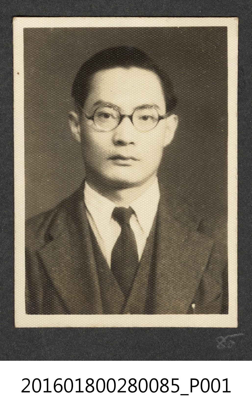 老師照 (共3張)