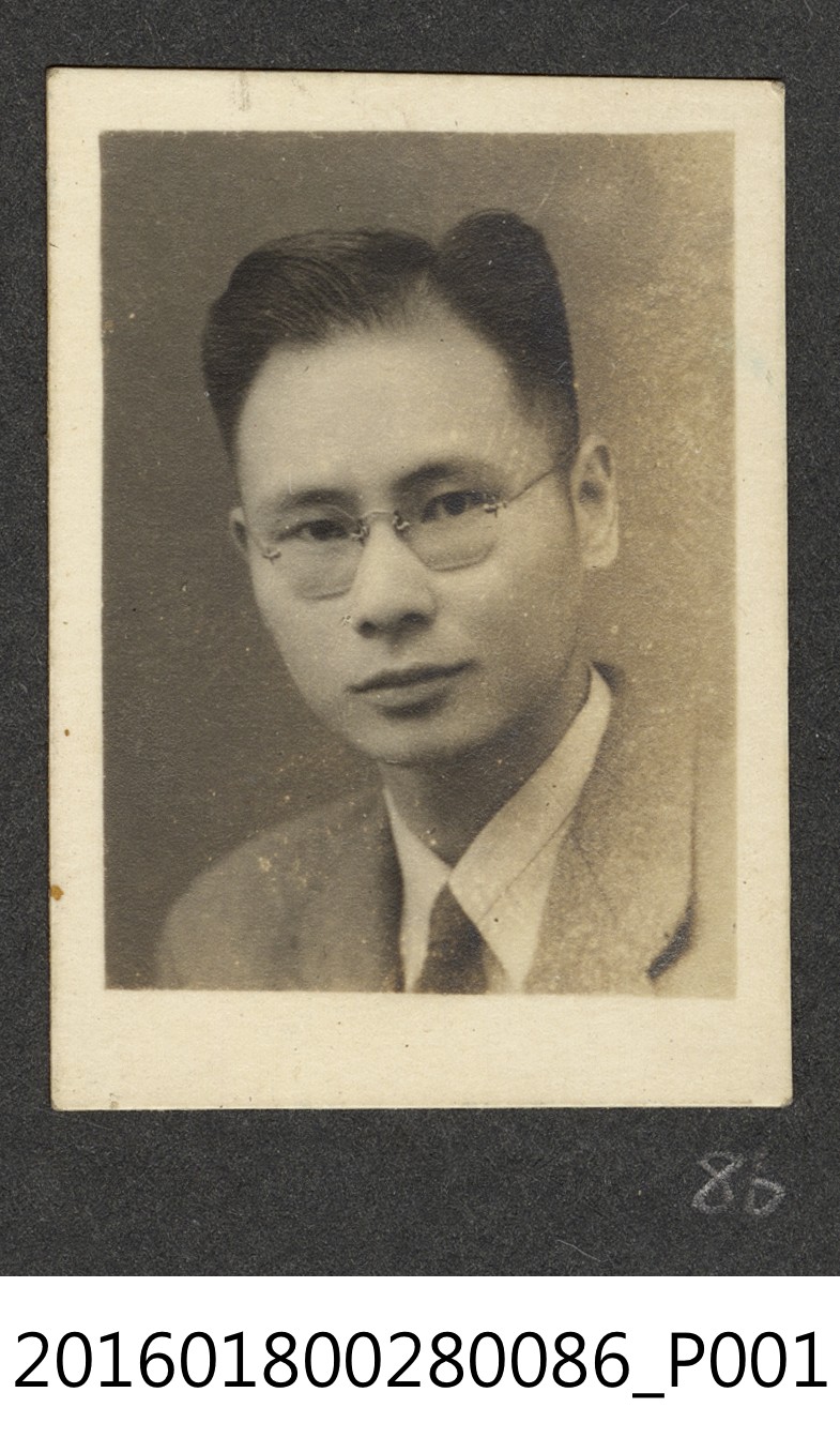 老師照 (共3張)