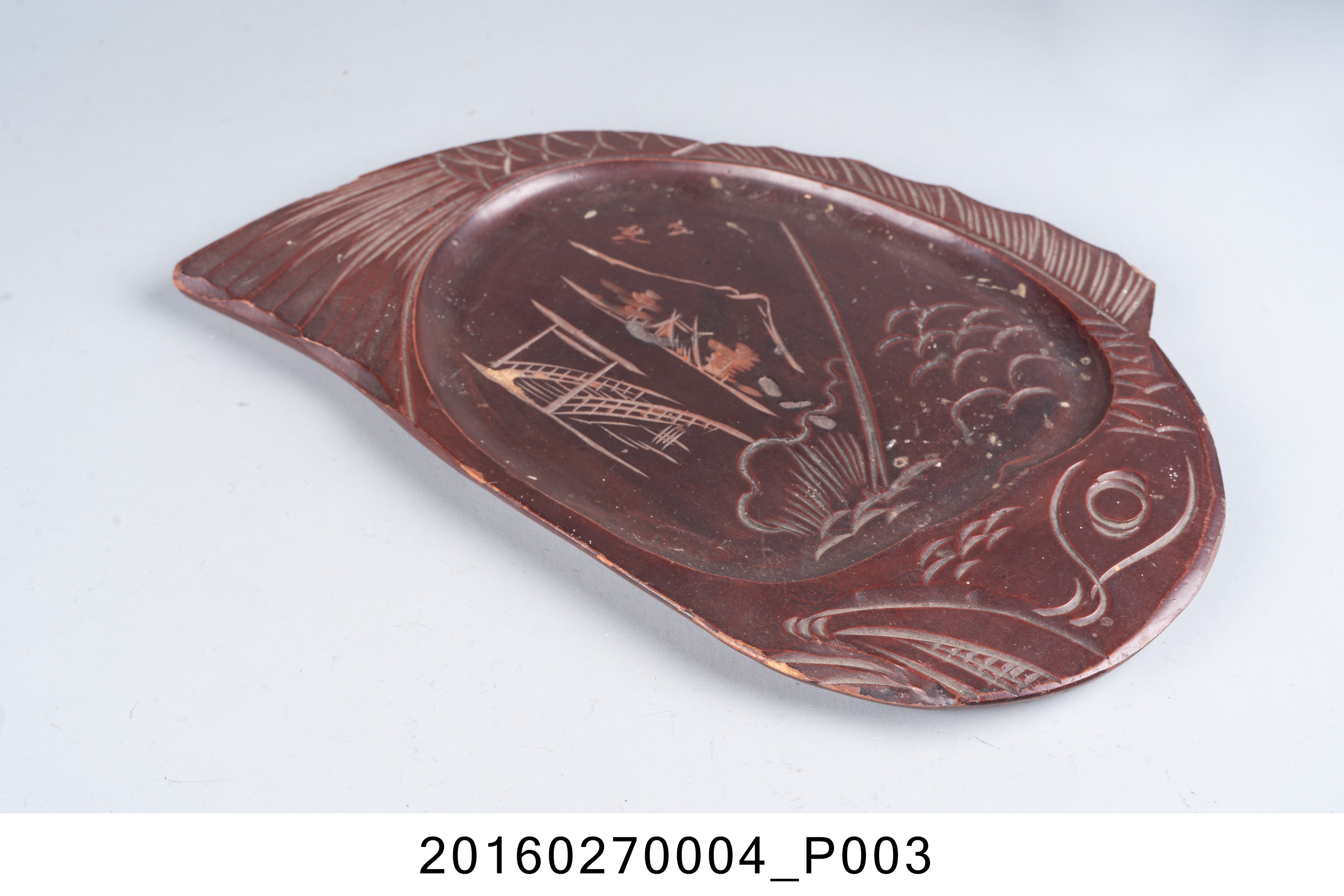 魚形漆盤 (共8張)