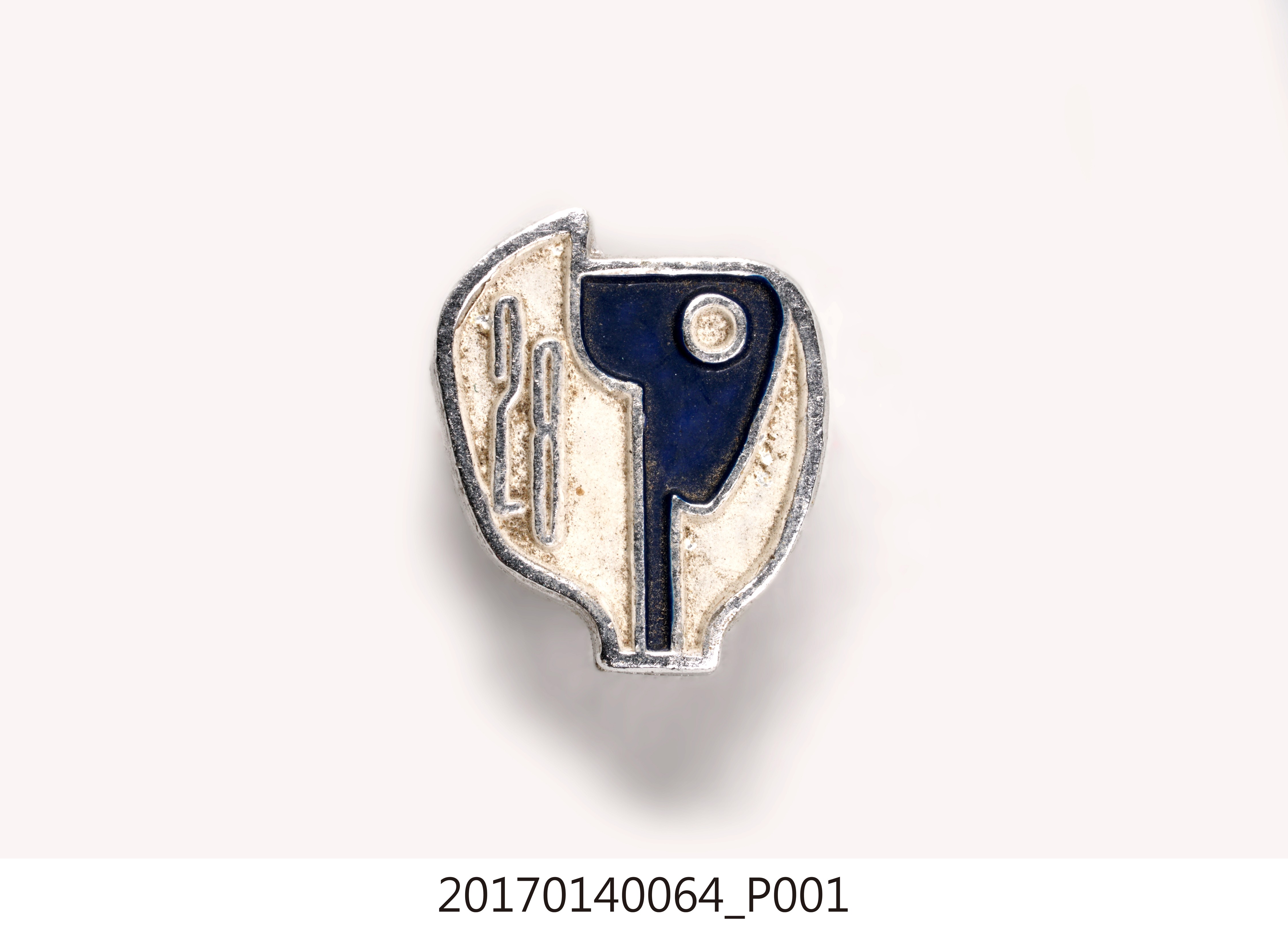 銀藍白三色28紀念徽章 (共7張)