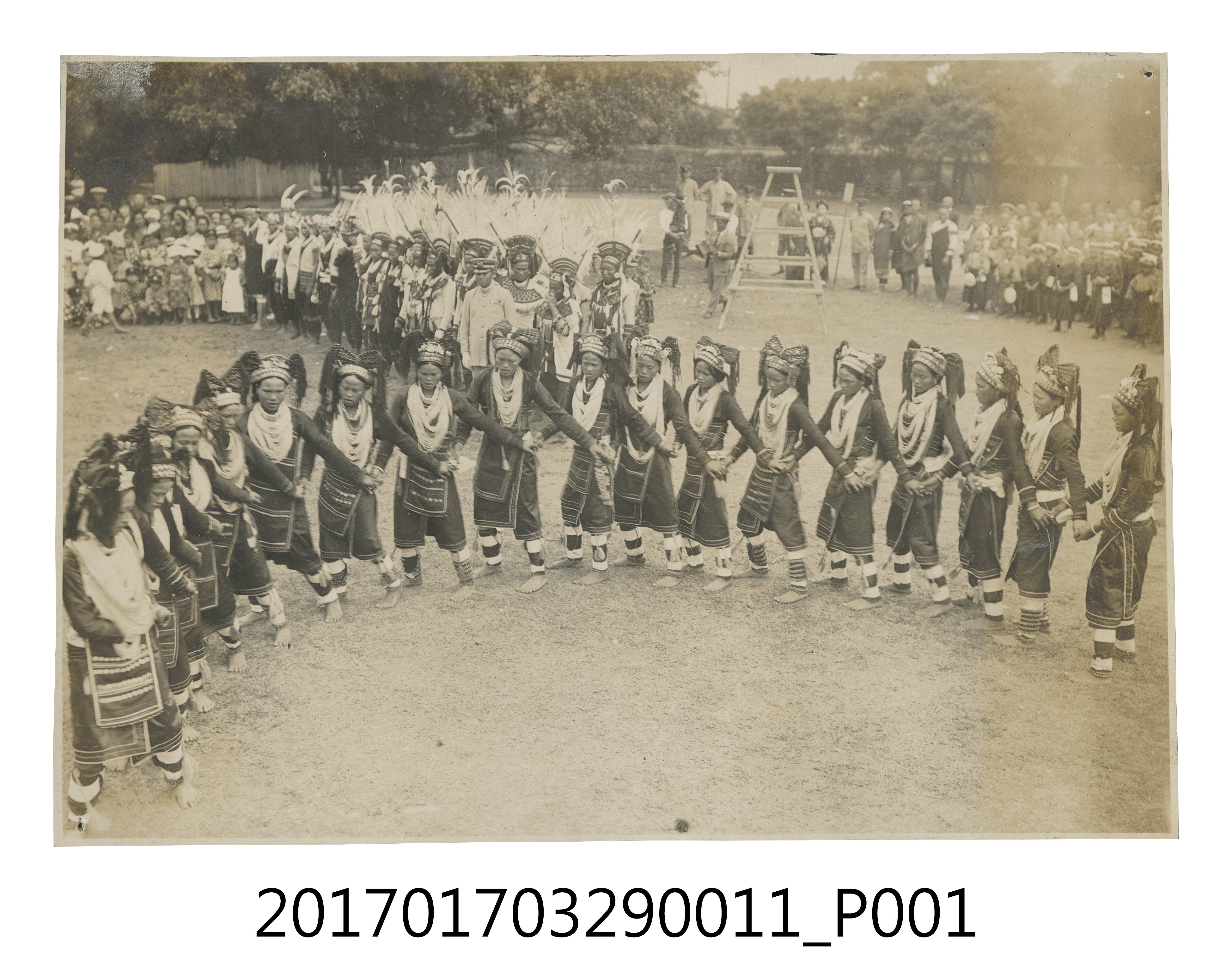 生蕃舞蹈表演 (共3張)