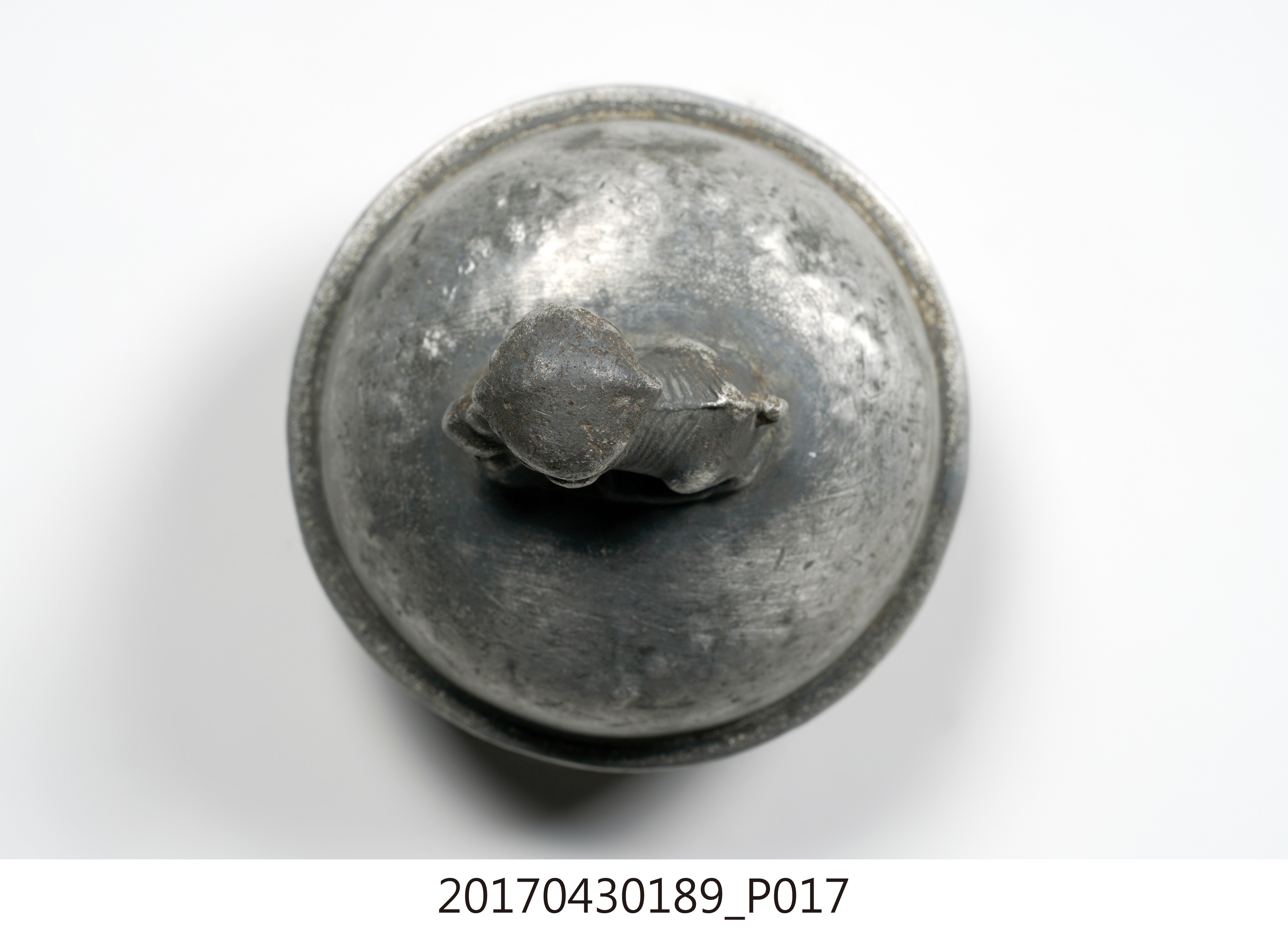 錫製獅鈕酒壺 (共30張)