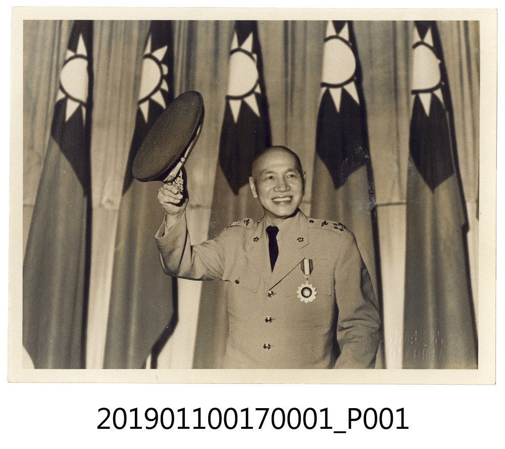 1960年蔣介石總統巡視軍中照片之1 (共3張)
