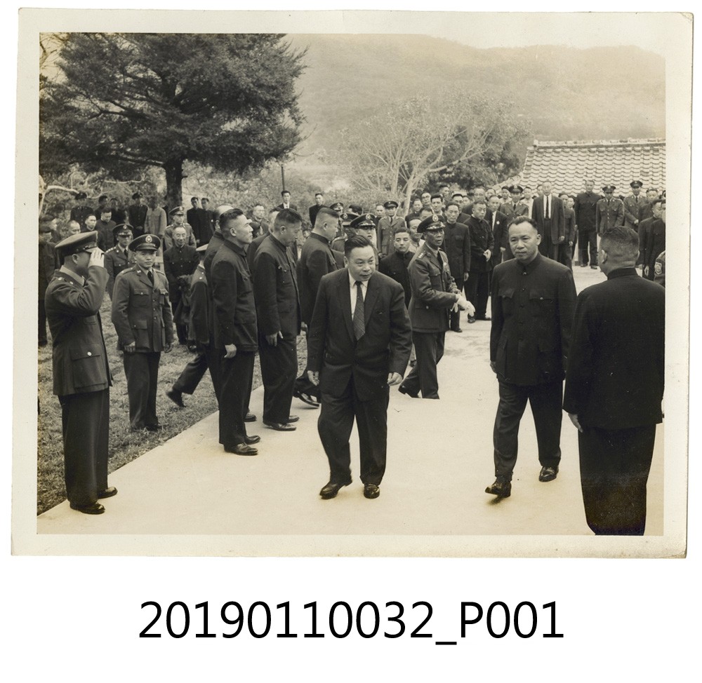蔣經國於救國團中留影 (共3張)