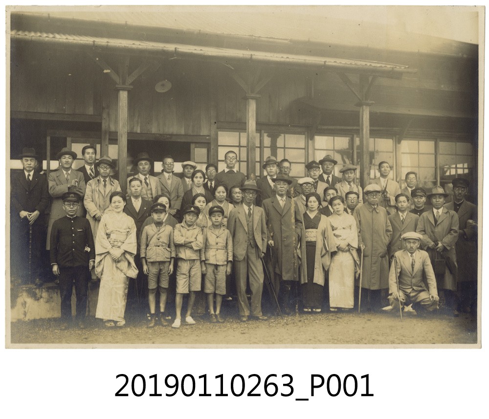 日治時期屋前合照 (共3張)