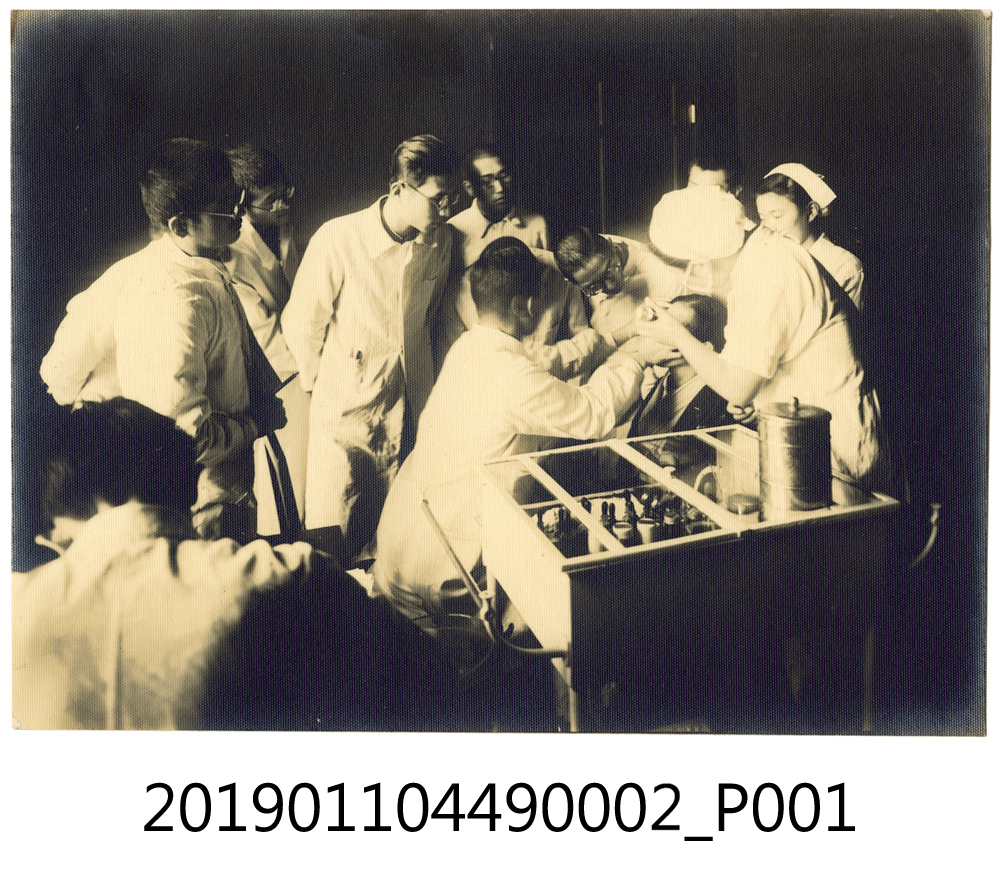 臺北帝國大學醫學部學生實習之情形照片之2 (共3張)