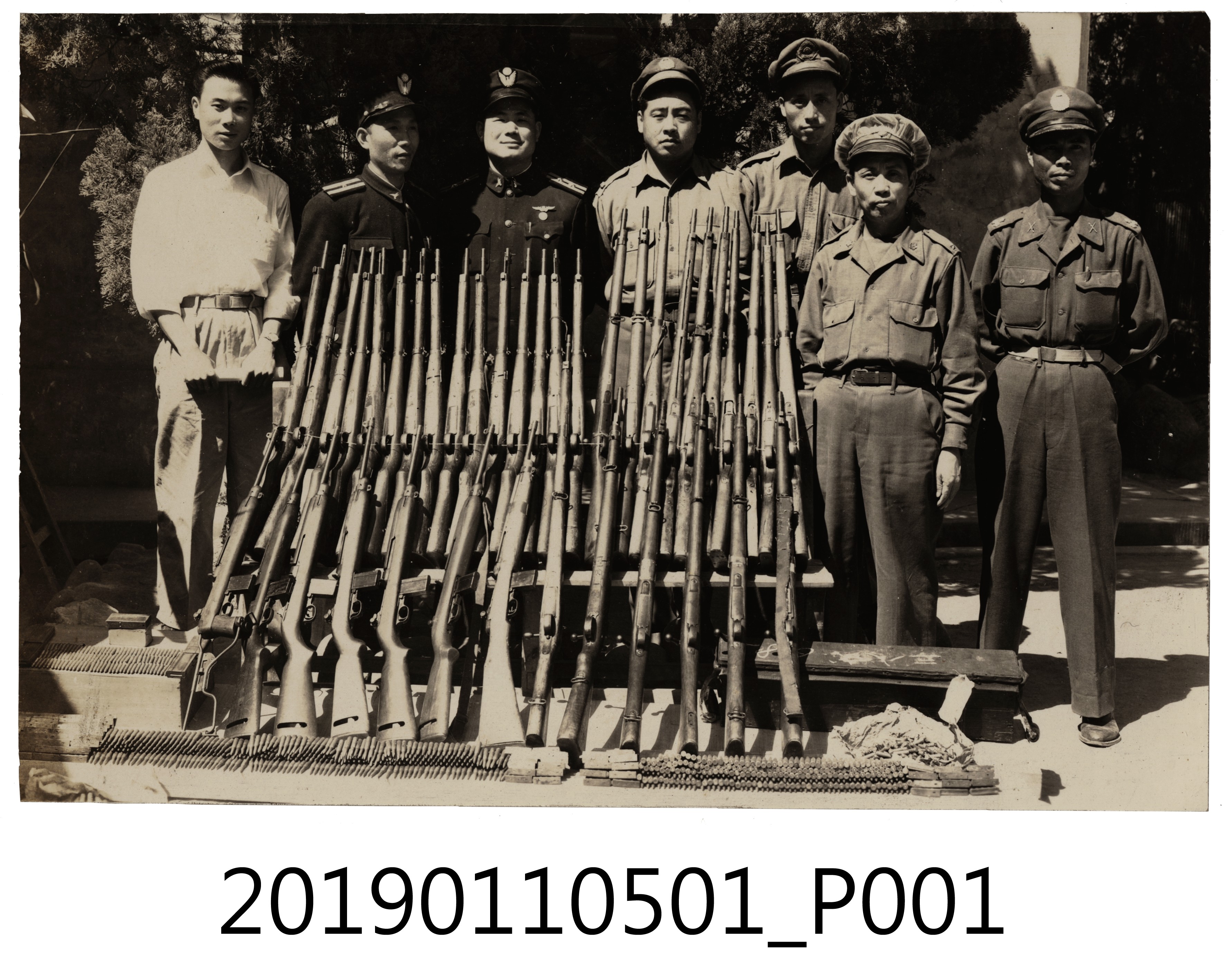 戰後初期人物合影照 (共3張)