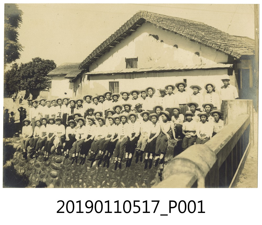 日治時期女學生合影照 (共4張)