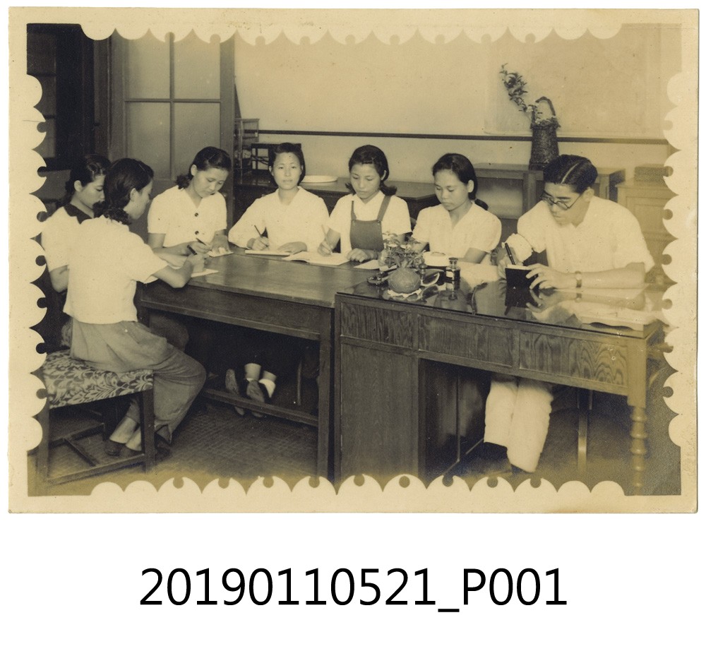 人物合影照 (共3張)