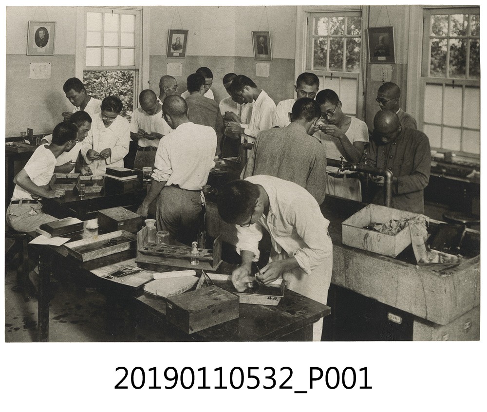 日治時期實驗室人物照 (共3張)