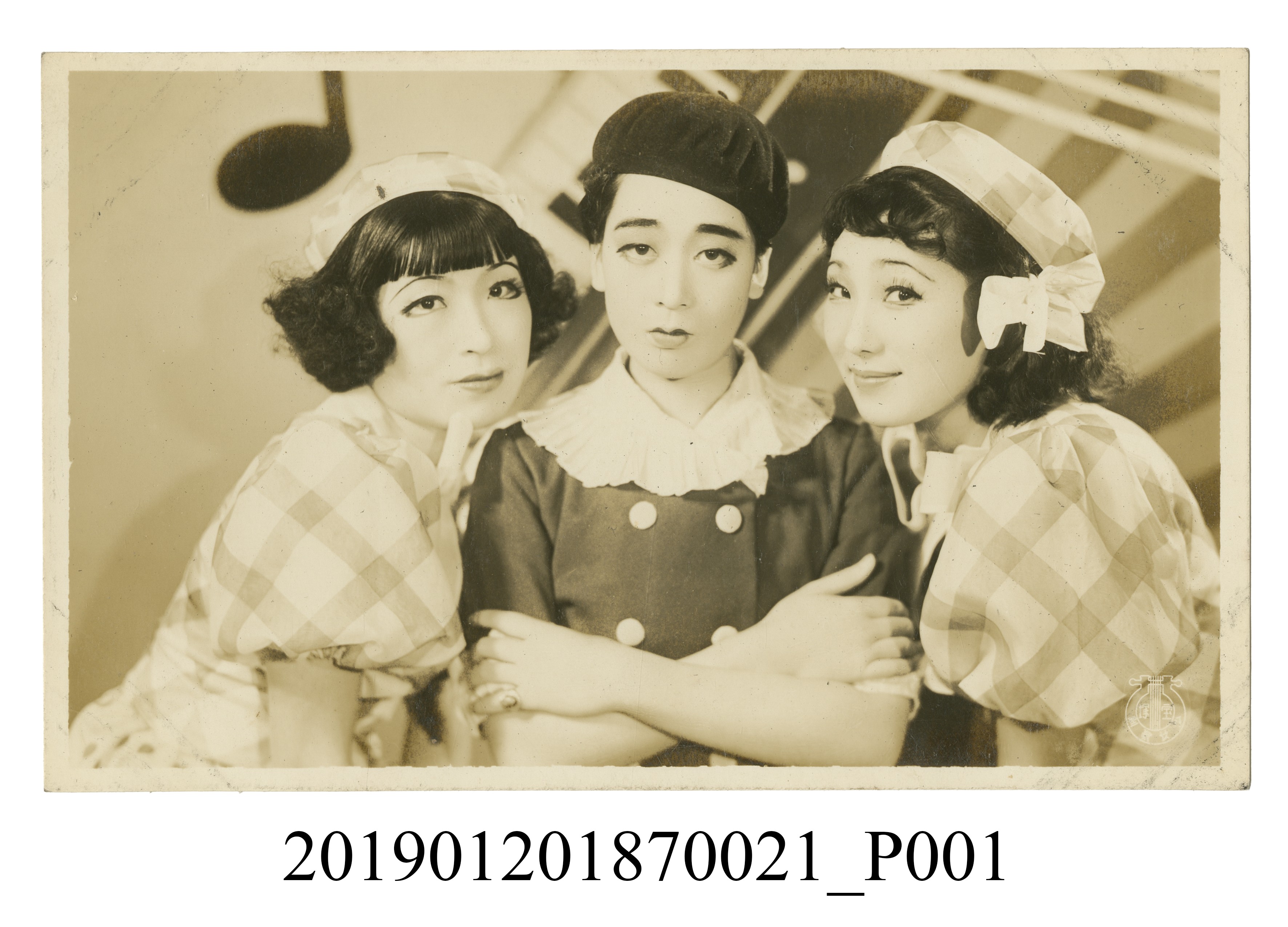 寶塚劇團戴貝雷帽女子劇照 (共5張)