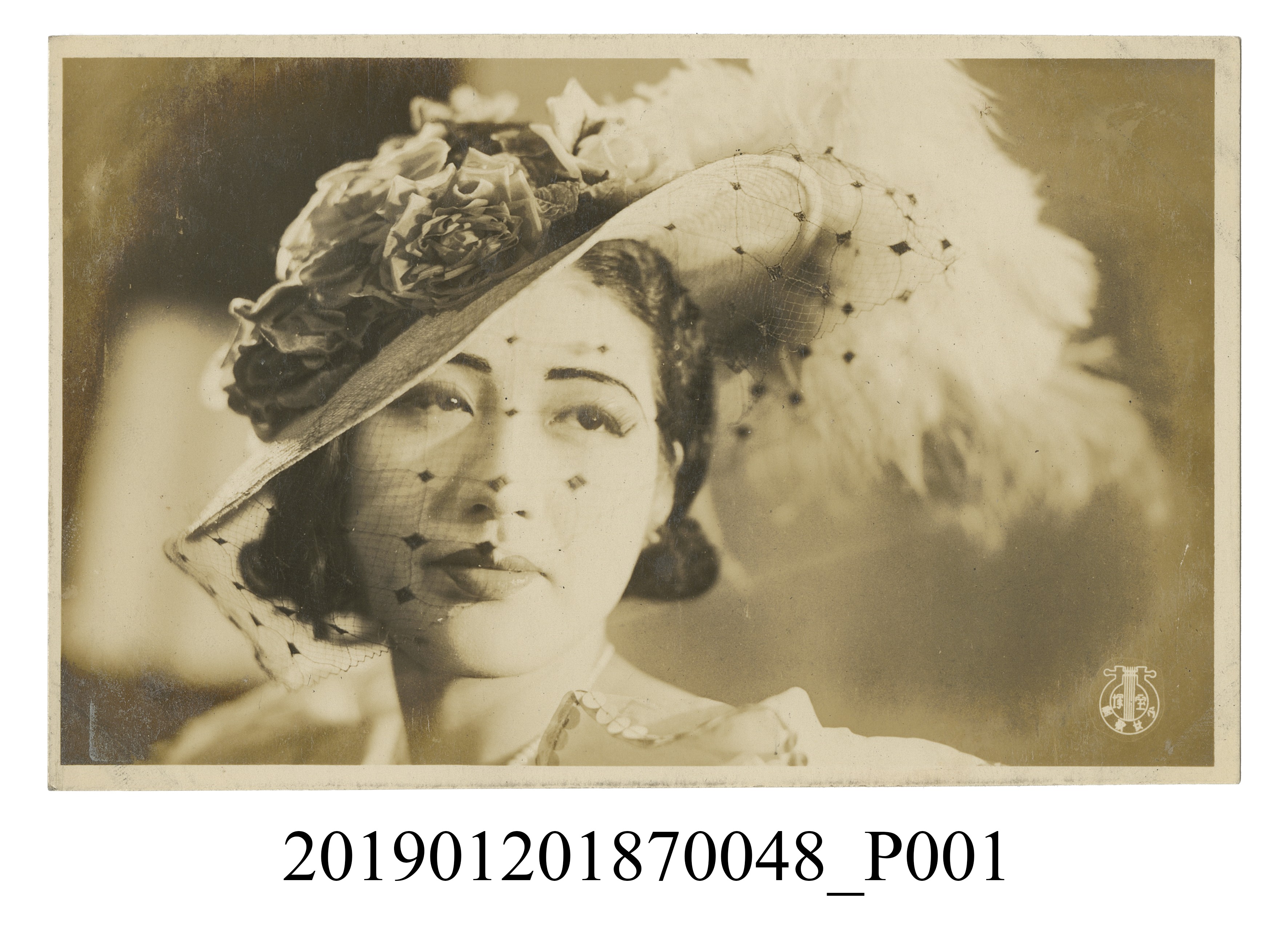 寶塚劇團戴帽女人劇照 (共5張)