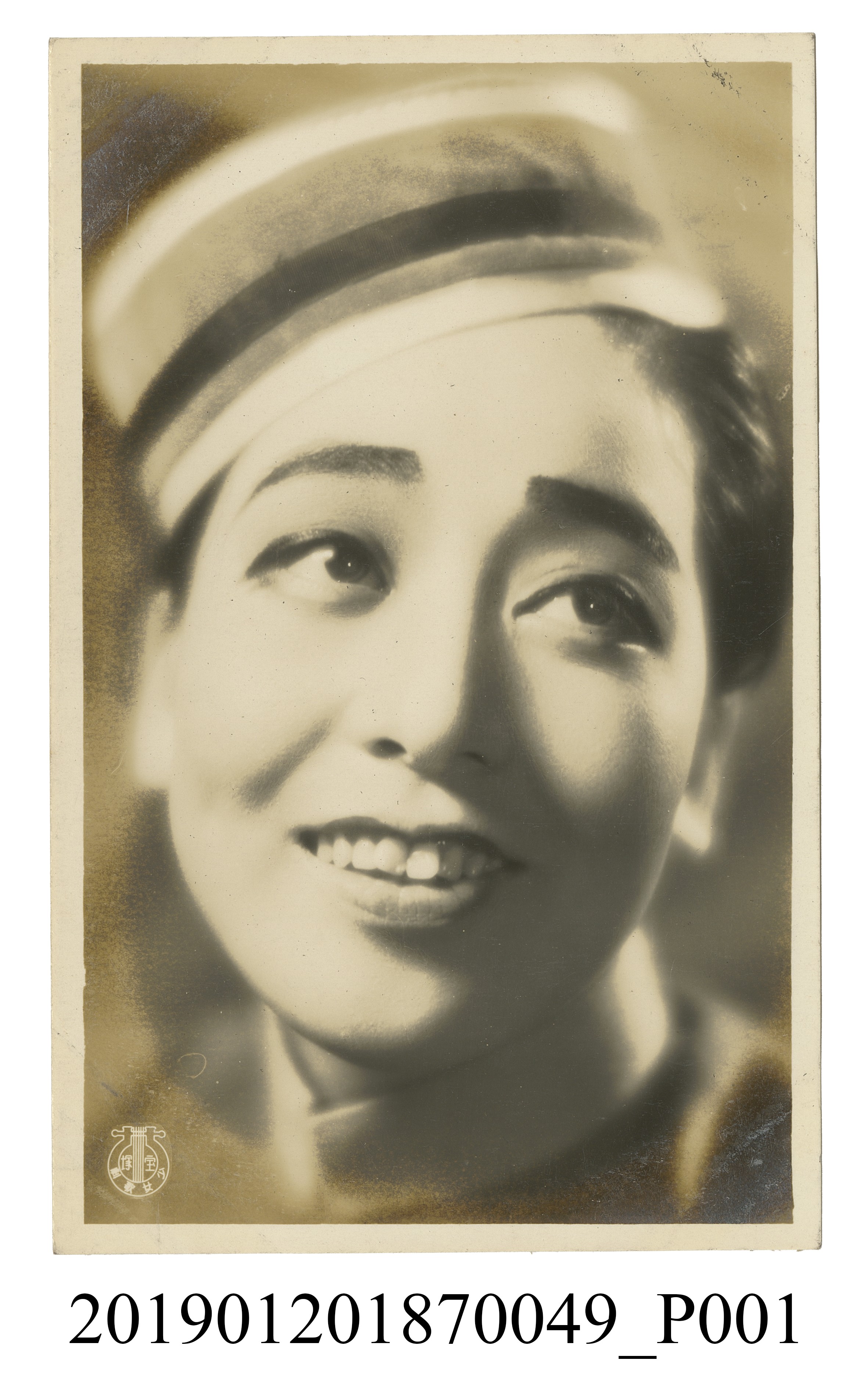 寶塚劇團戴圓帽女子劇照 (共5張)