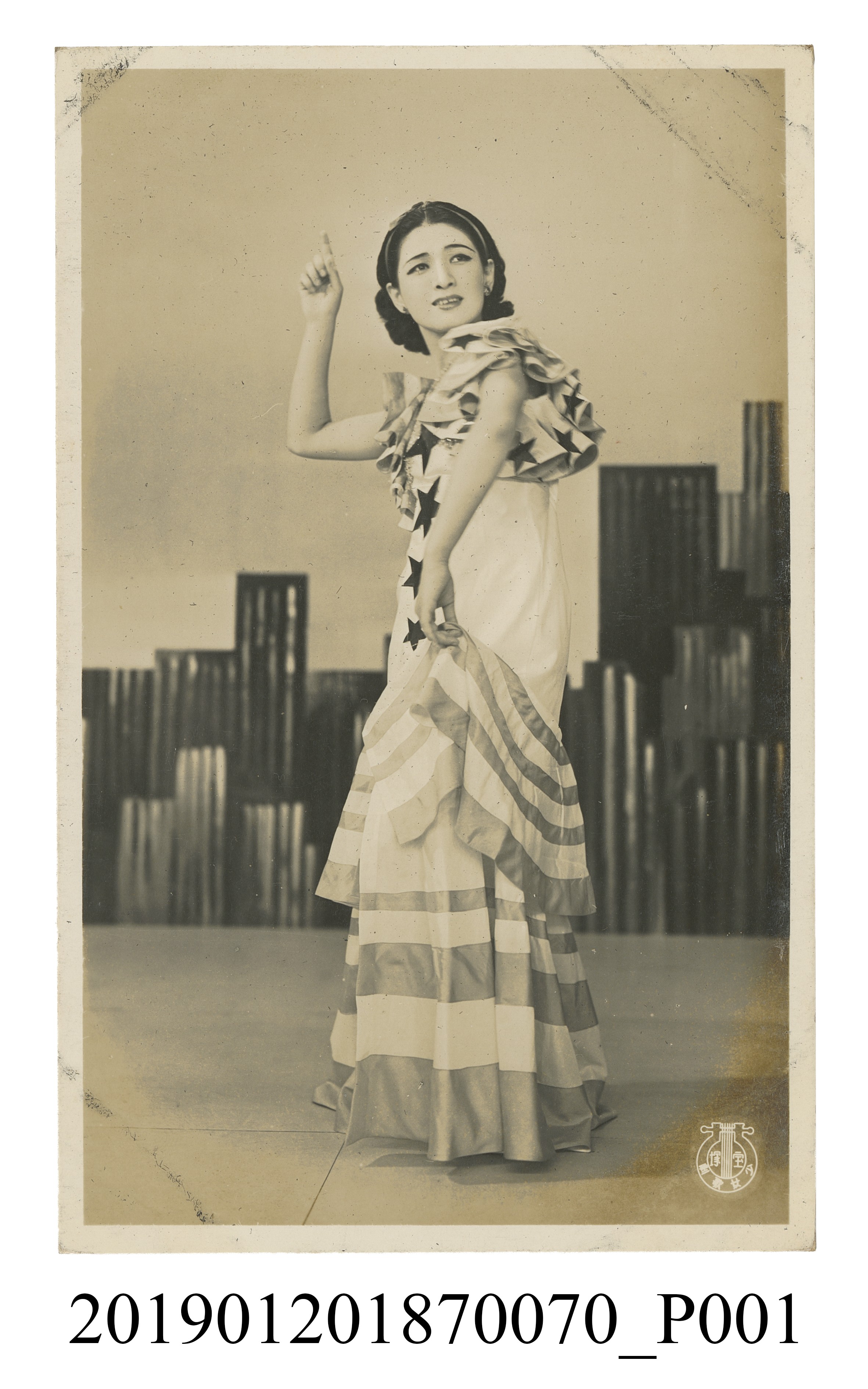 寶塚劇團久美京子劇照 (共5張)
