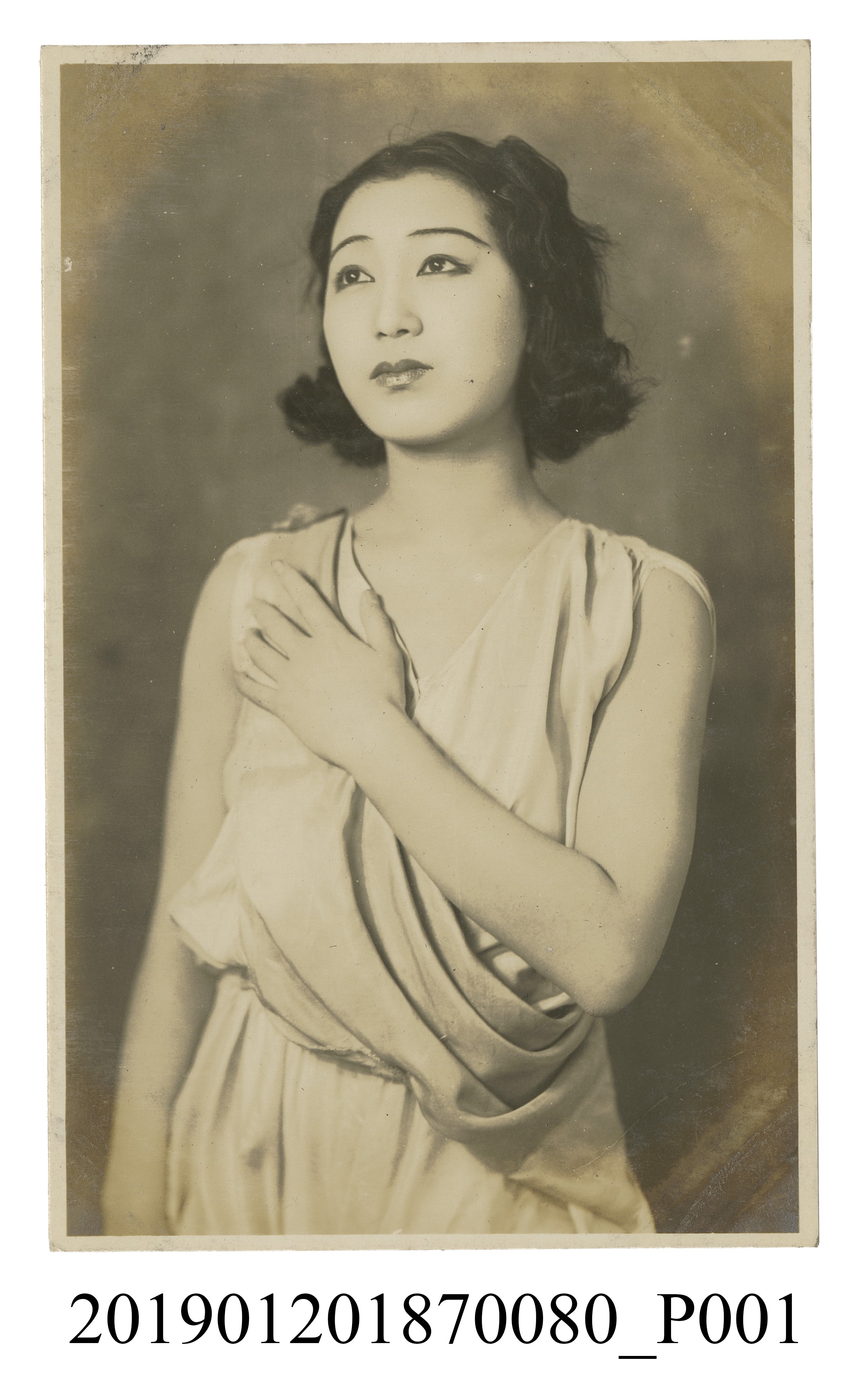 寶塚劇團洋裝女子劇照 (共5張)