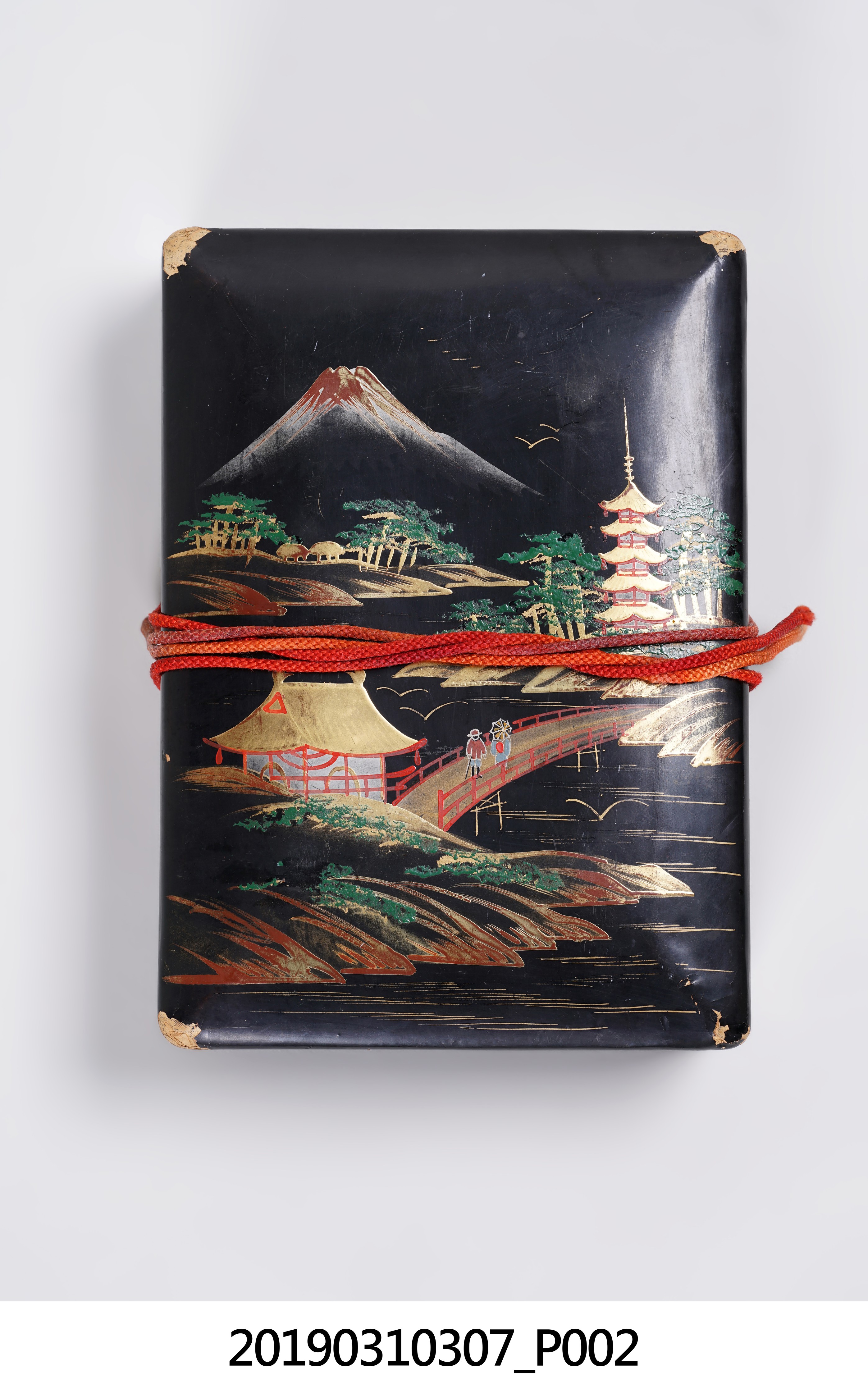 神社山巒造型臺灣紅茶漆器盒 (共11張)