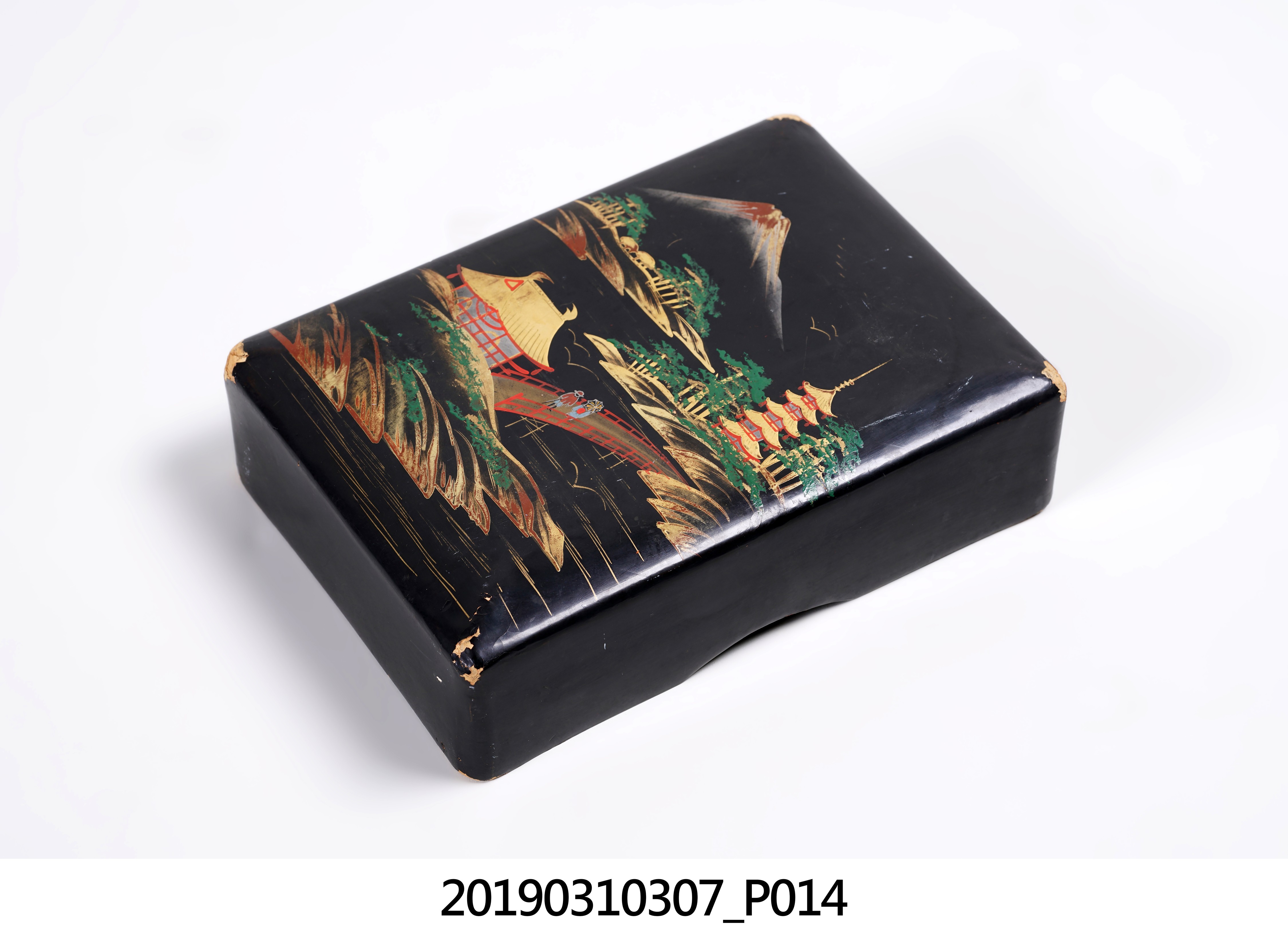 神社山巒造型臺灣紅茶漆器盒 (共11張)