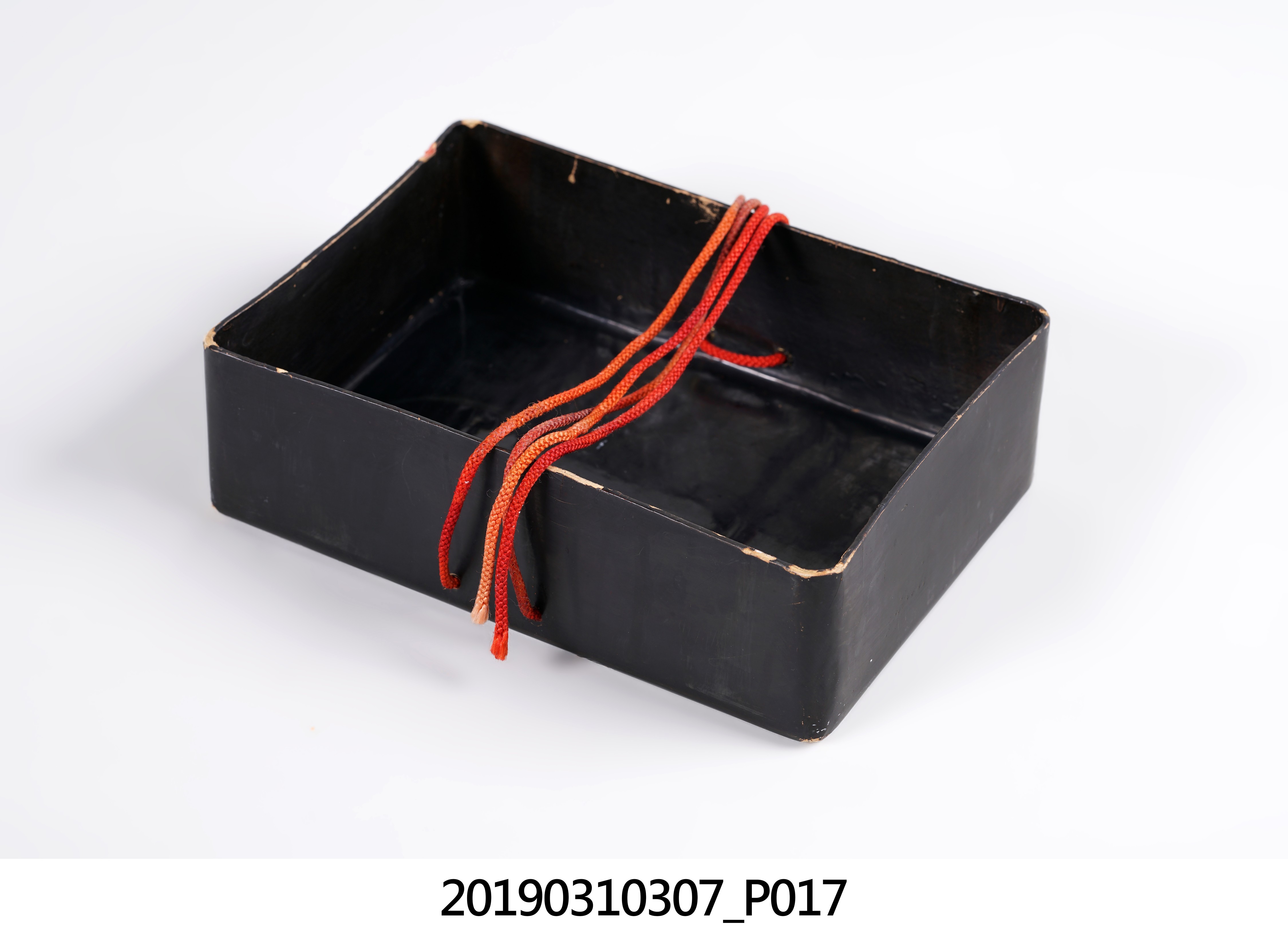 神社山巒造型臺灣紅茶漆器盒 (共11張)