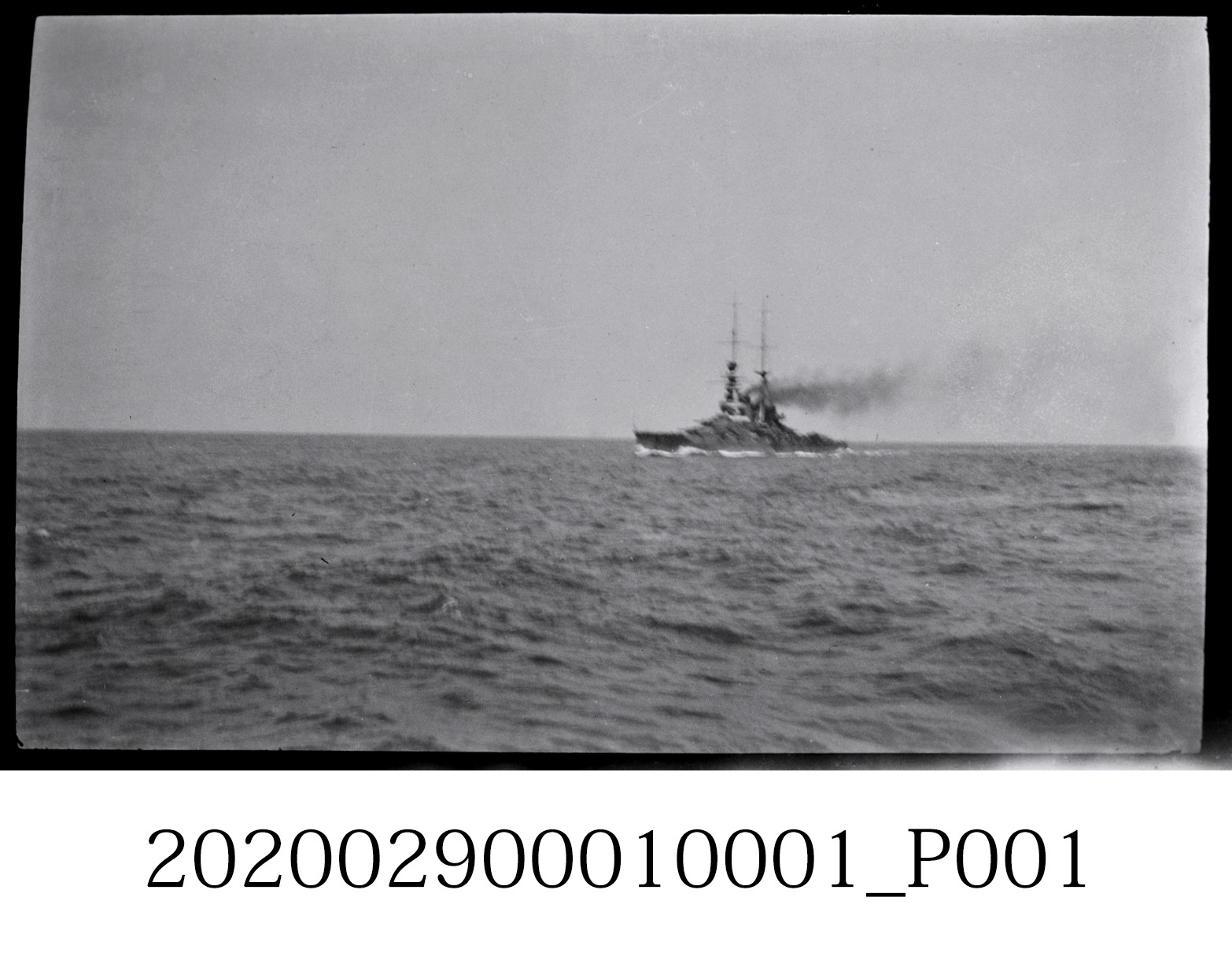 金剛艦上看航行中的戰艦 (共3張)