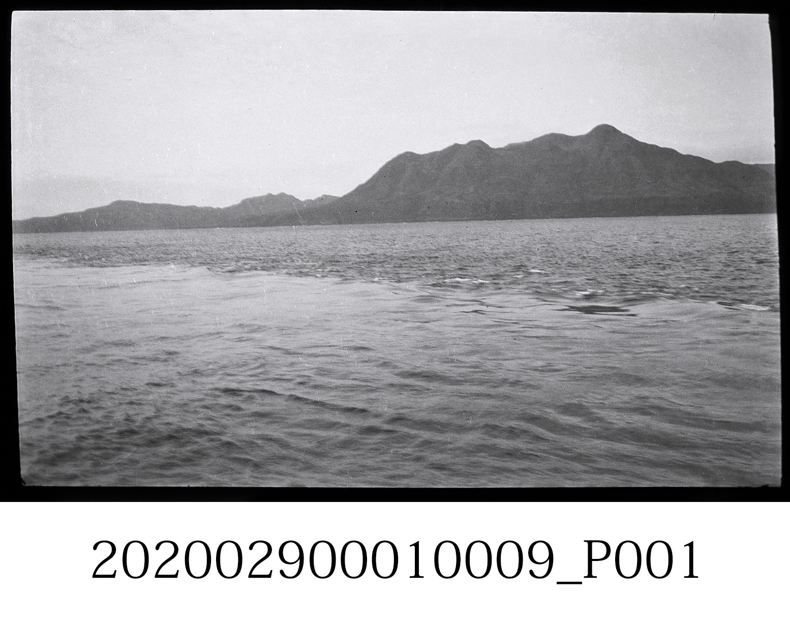 金剛艦上看臺灣外海 (共3張)