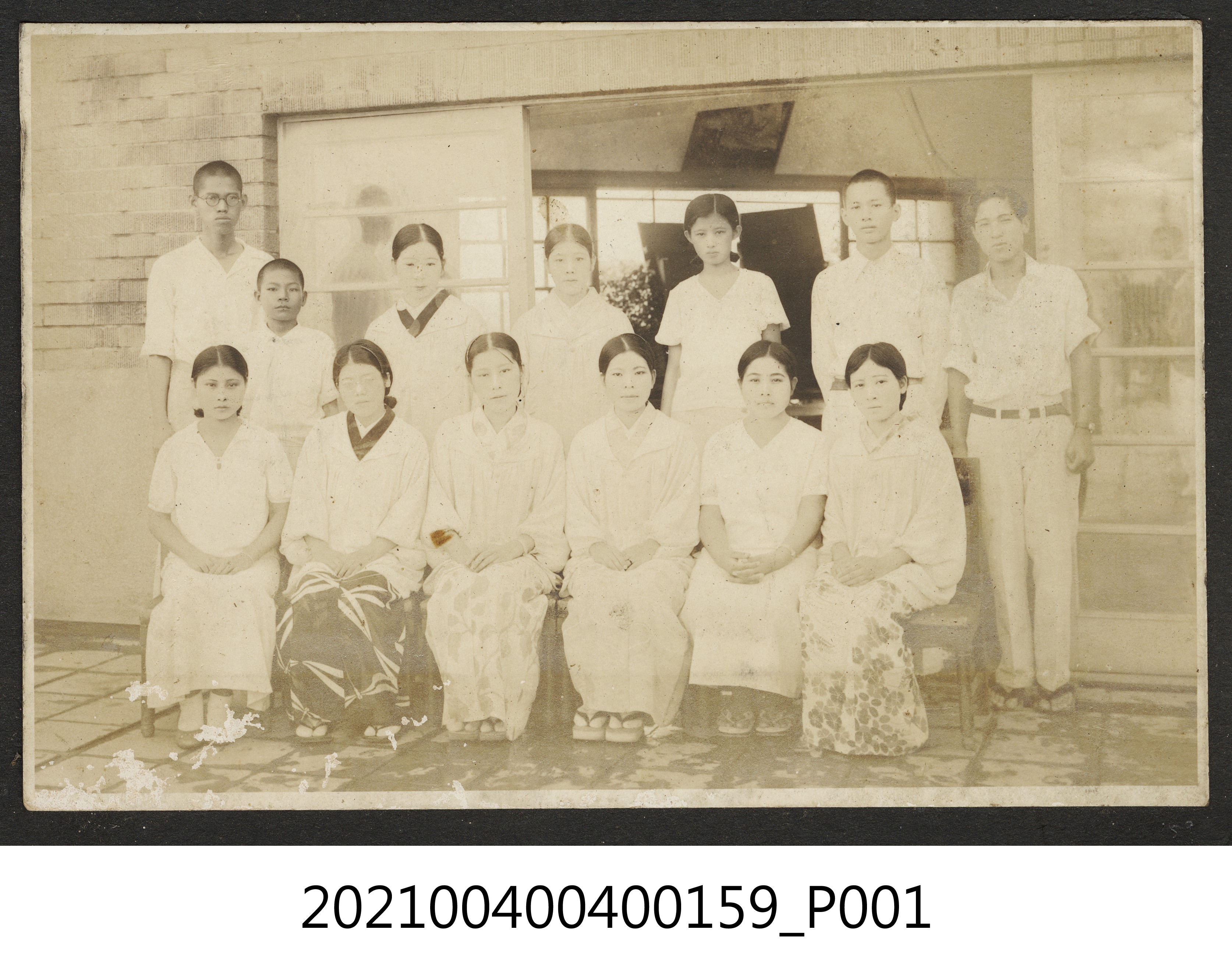 男女大合照 (共1張)