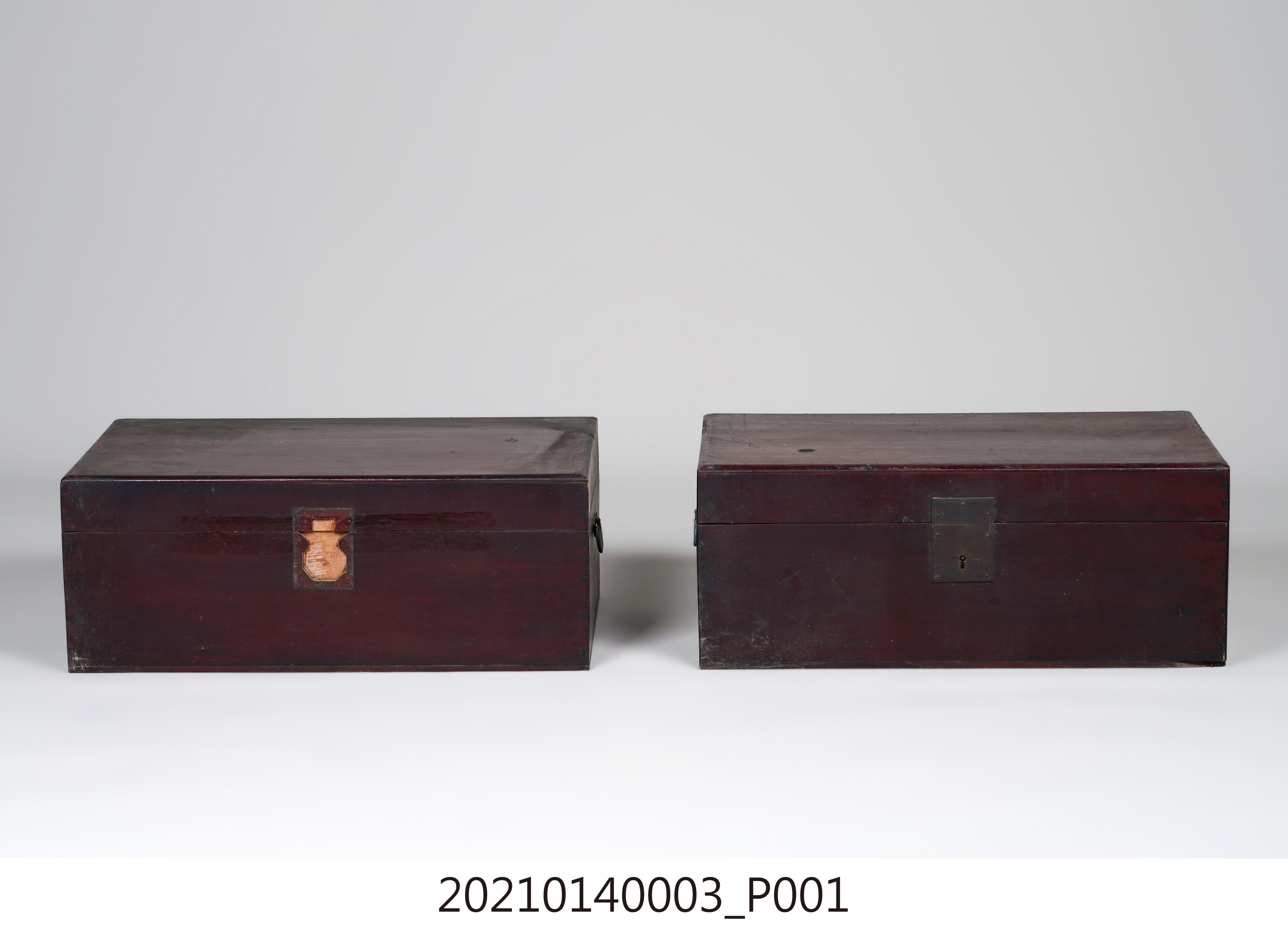 朱漆木製衣箱 (共7張)