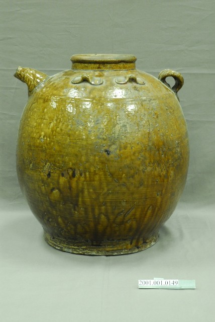 褐紅釉雕花有嘴酒甕 (共5張)