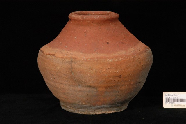 紅陶素燒折肩甕 (共5張)