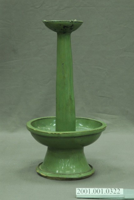 綠釉油燈 (共14張)