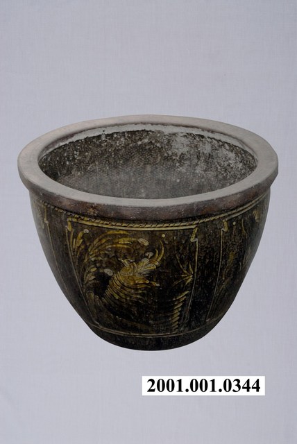 黑釉魚蝦紋魚缸 (共2張)