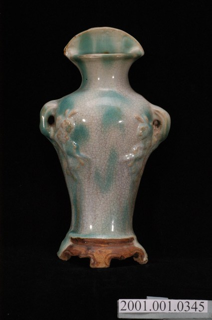 梅枝貼花白釉壁瓶 (共7張)