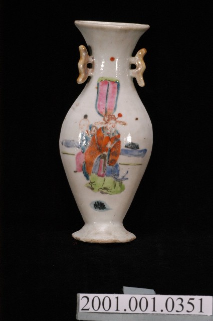 彩繪天官雙戟耳壁瓶 (共9張)