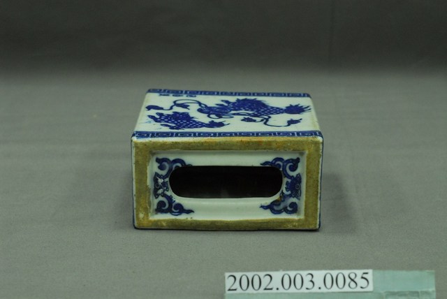 轉印白瓷青花雙獅戲球紋箱形枕 (共13張)